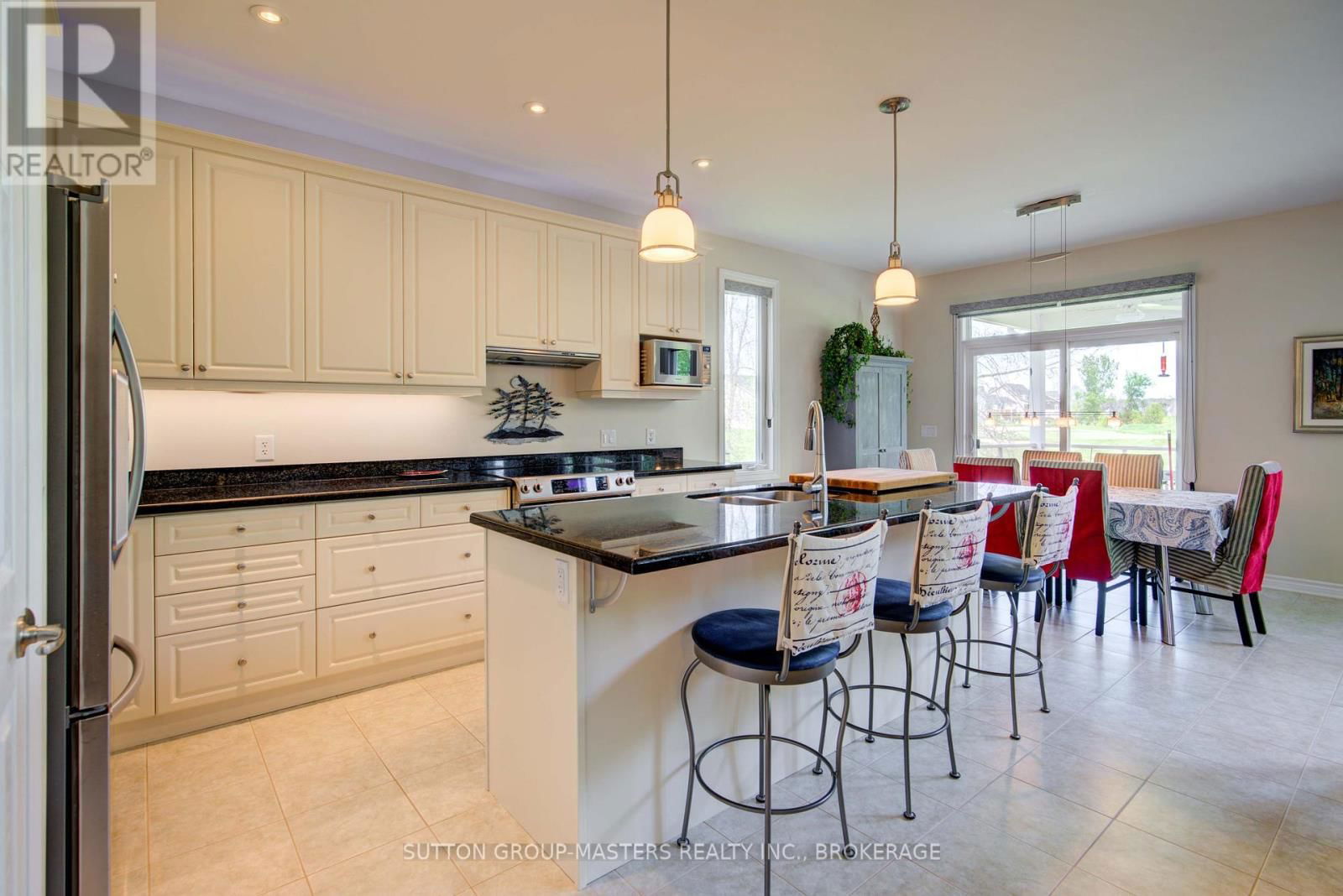 125 COUNTRY CLUB DRIVE Image 9