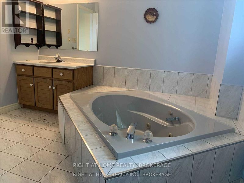 600 UPPER HORNING ROAD Image 11
