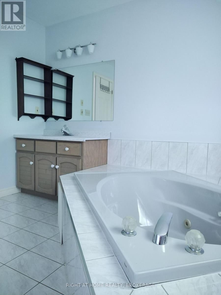 600 UPPER HORNING ROAD Image 12