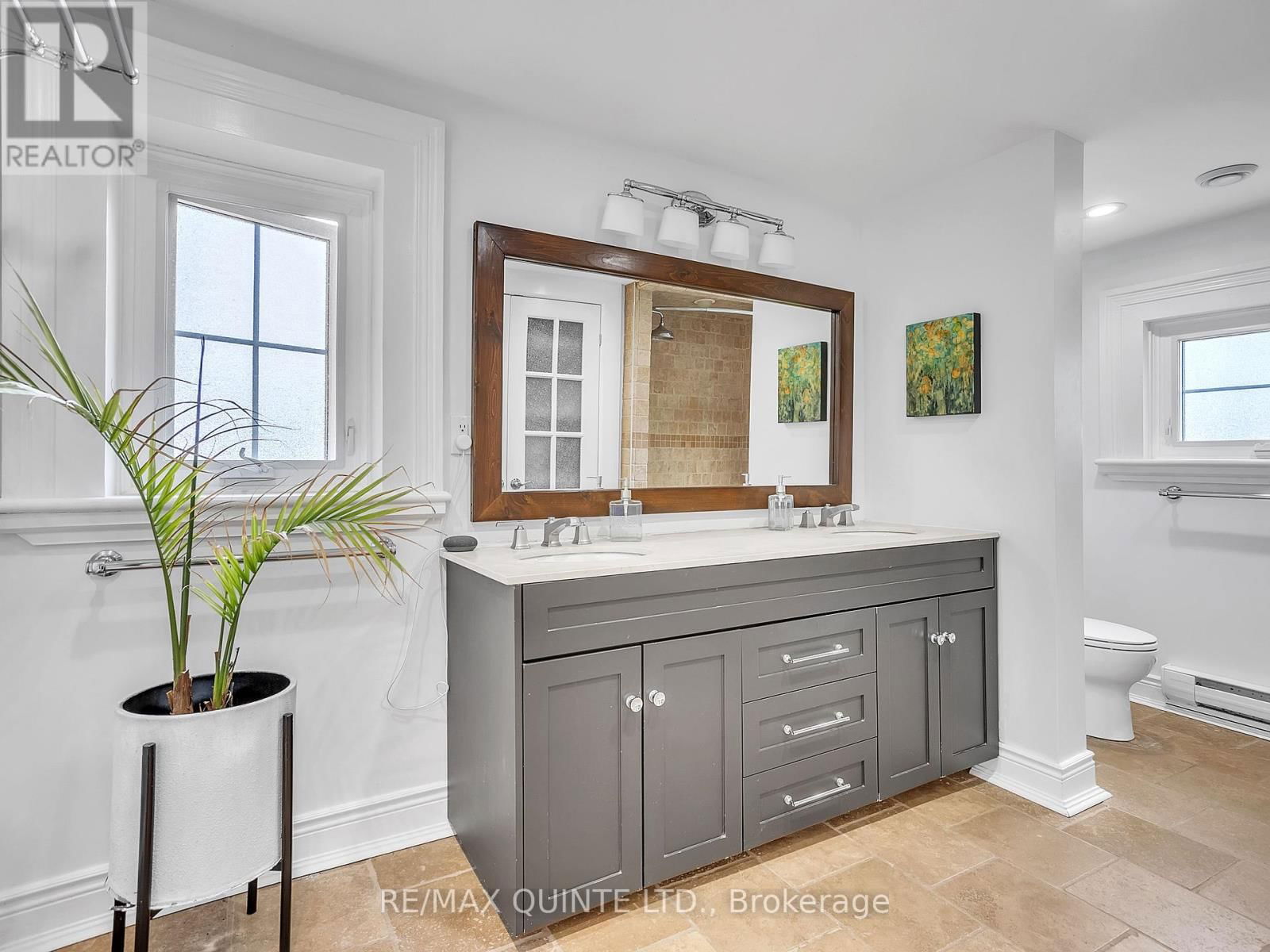 246 CHARLES STREET Image 27