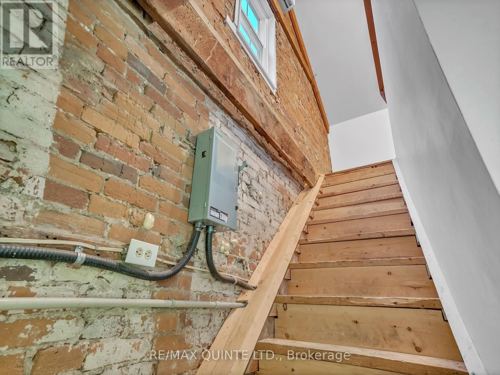 246 CHARLES STREET Image 30