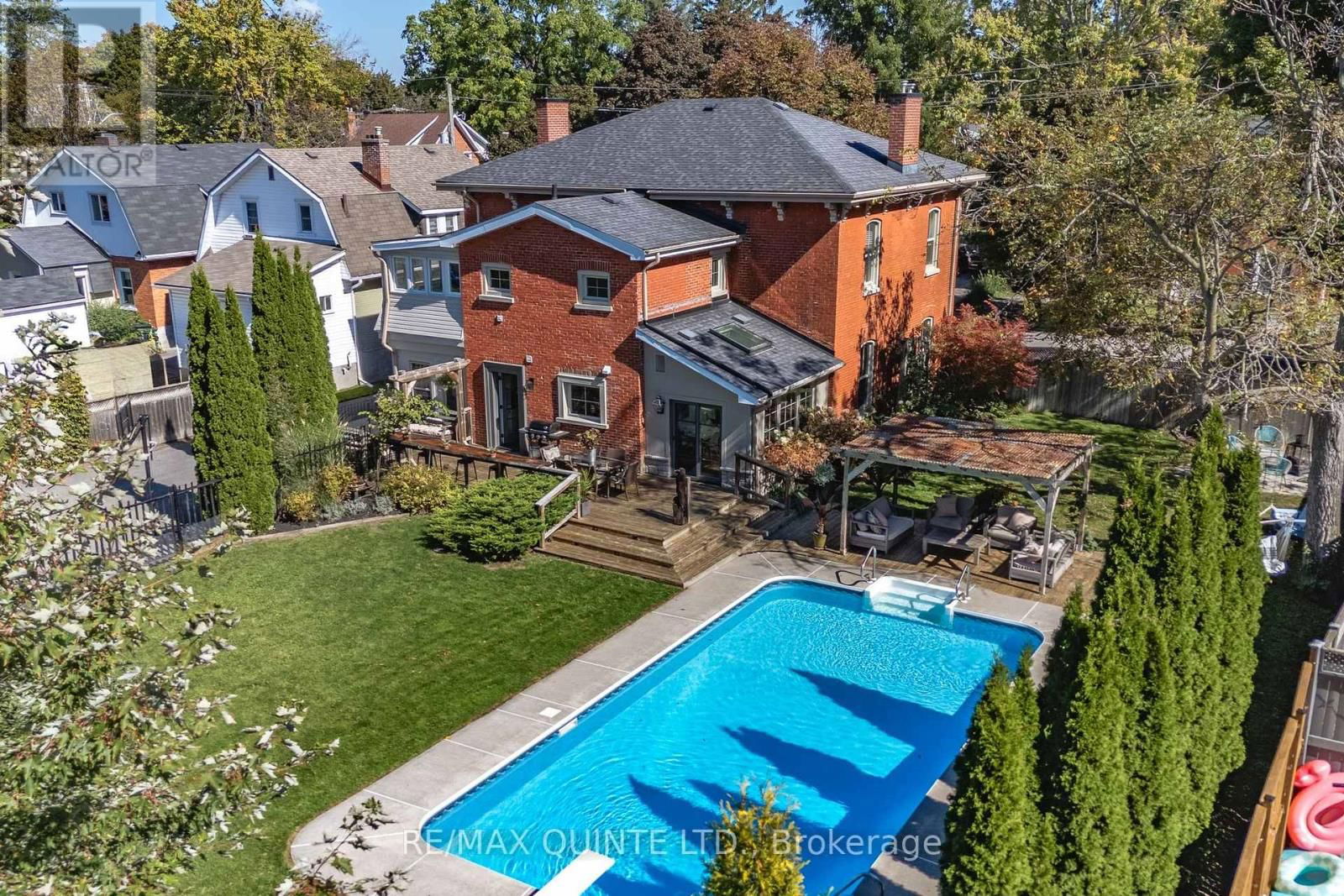 246 CHARLES STREET Image 34