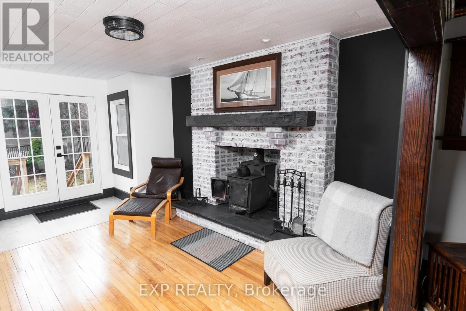 302 STANLEY STREET Image 12