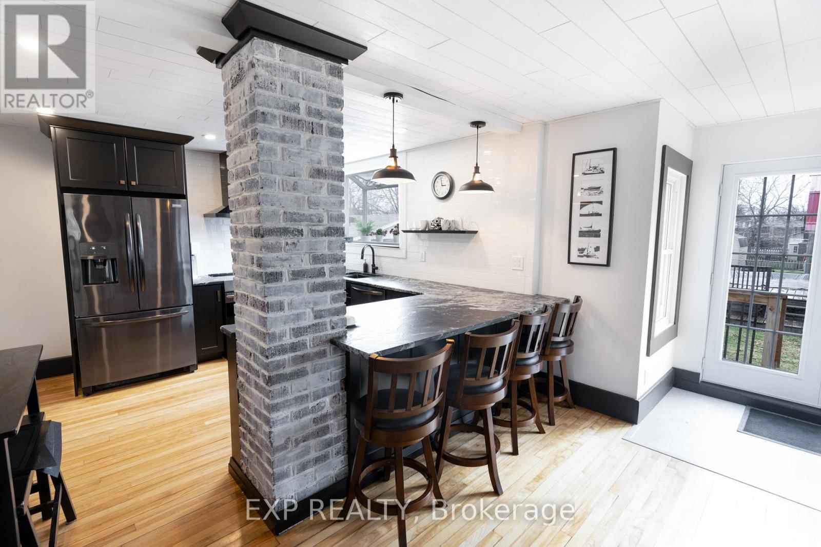 302 STANLEY STREET Image 15