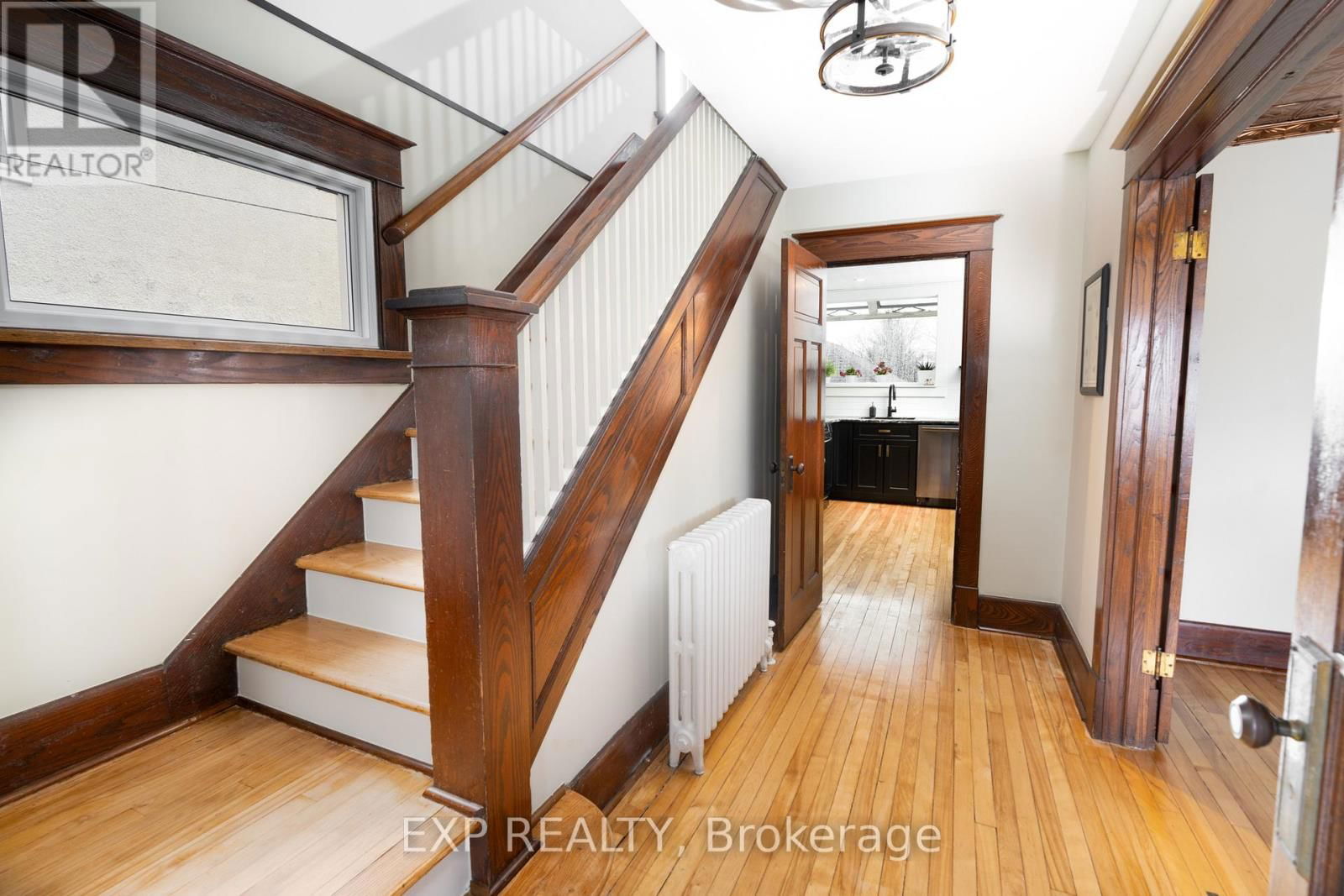 302 STANLEY STREET Image 22