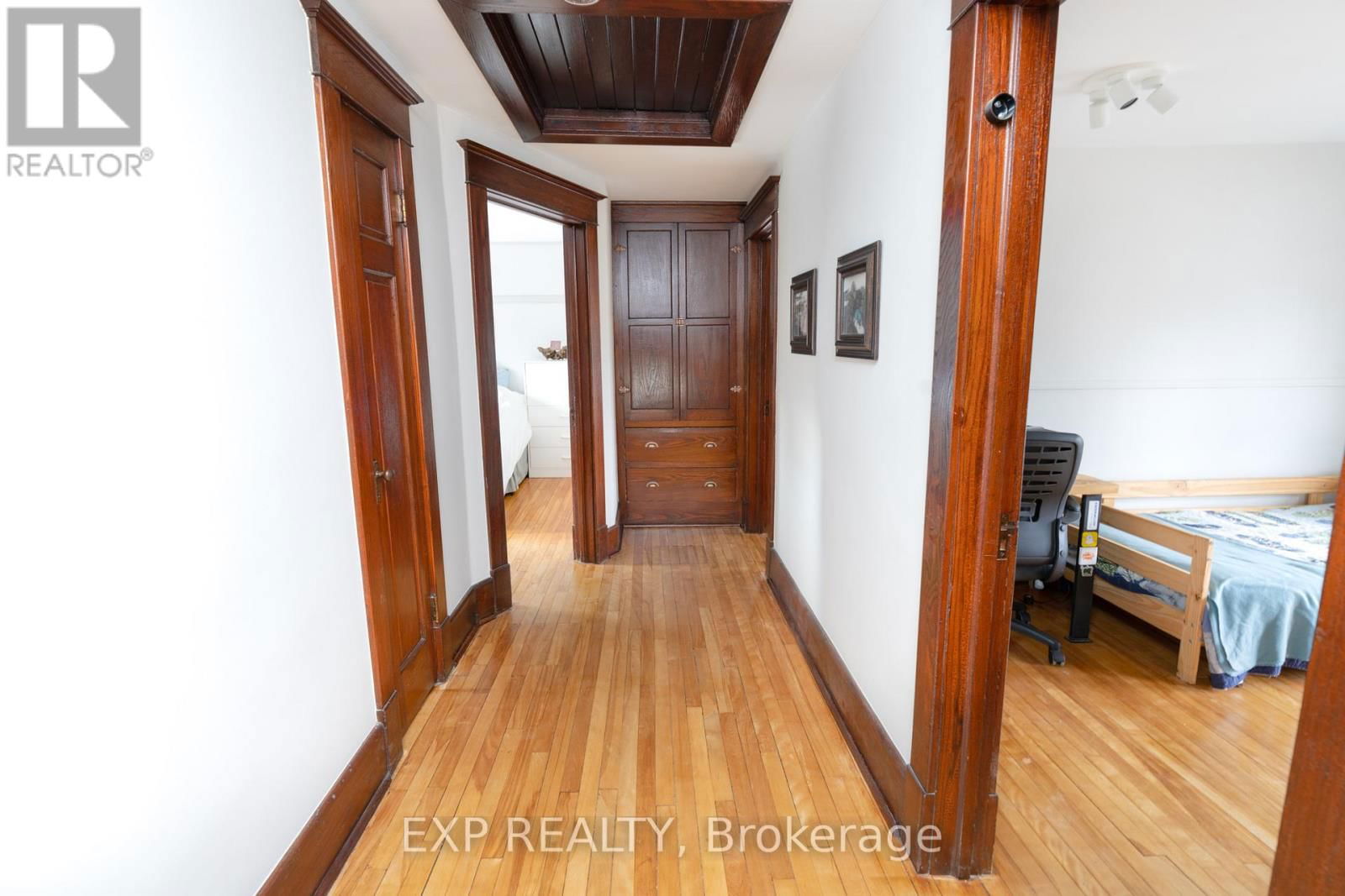 302 STANLEY STREET Image 23