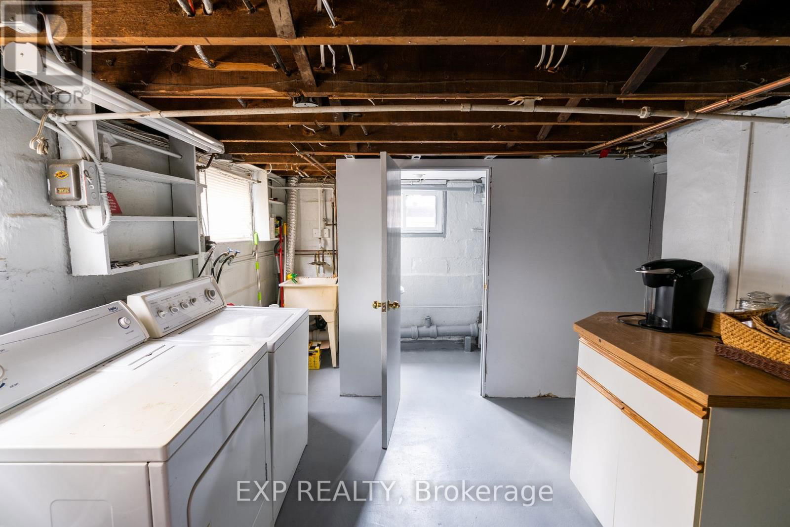 302 STANLEY STREET Image 28