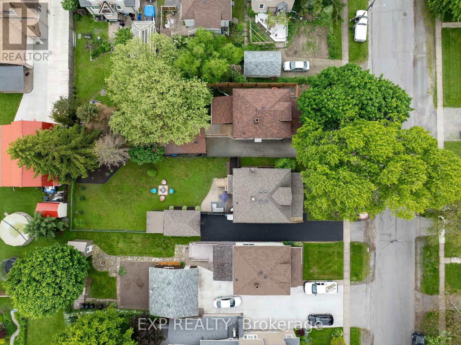 302 STANLEY STREET Image 32