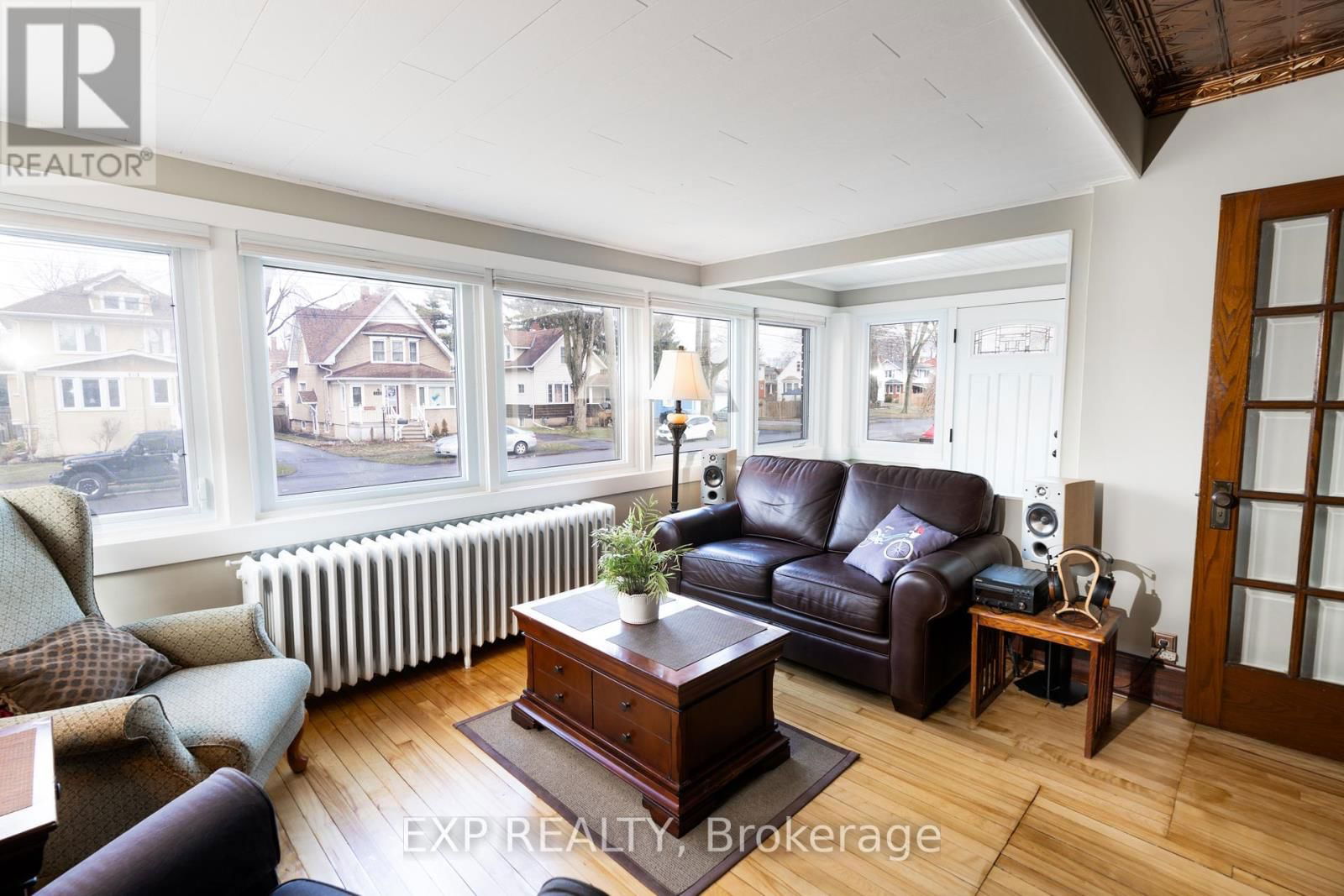 302 STANLEY STREET Image 6