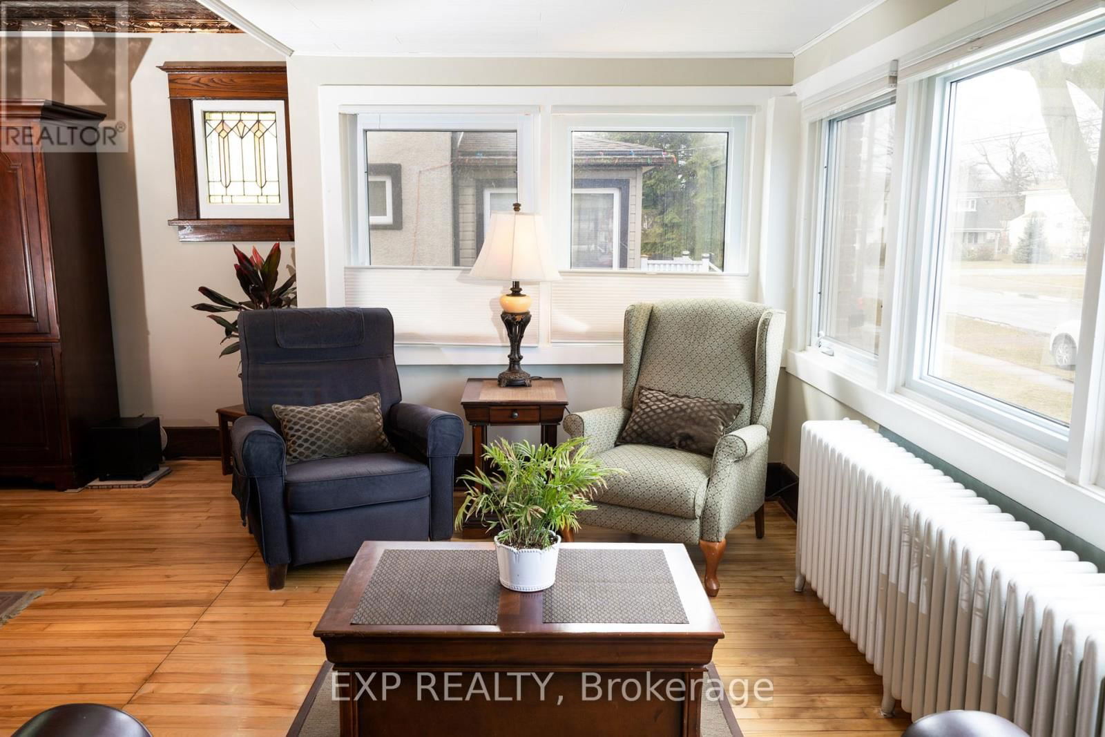 302 STANLEY STREET Image 8
