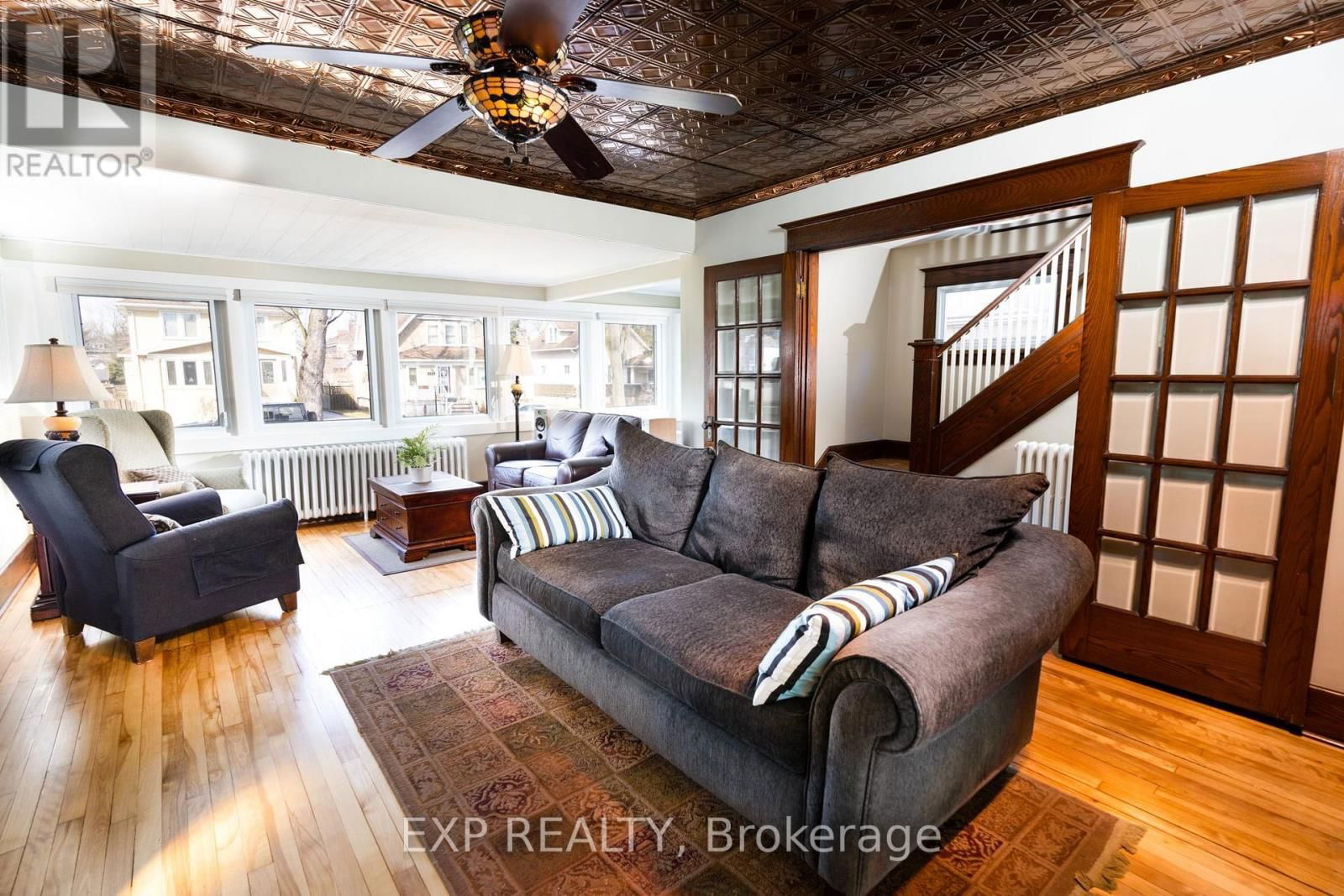 302 STANLEY STREET Image 9