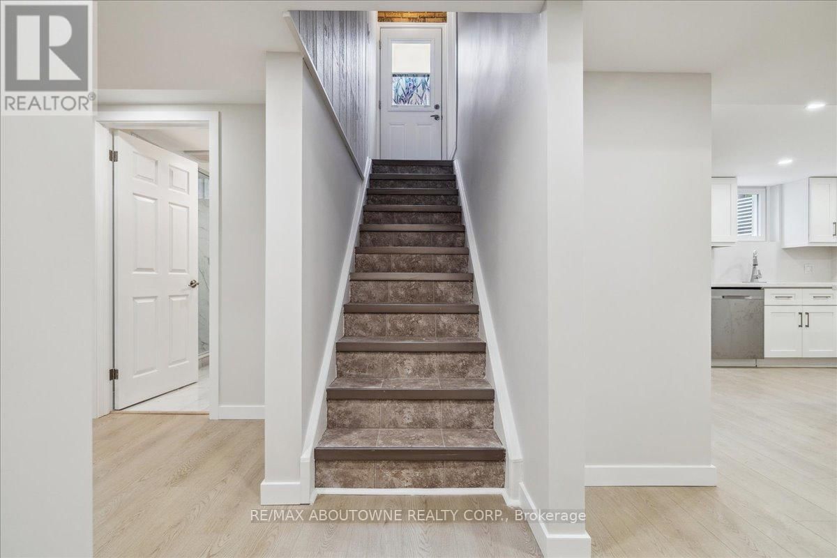 7 DIANNE DRIVE Image 3