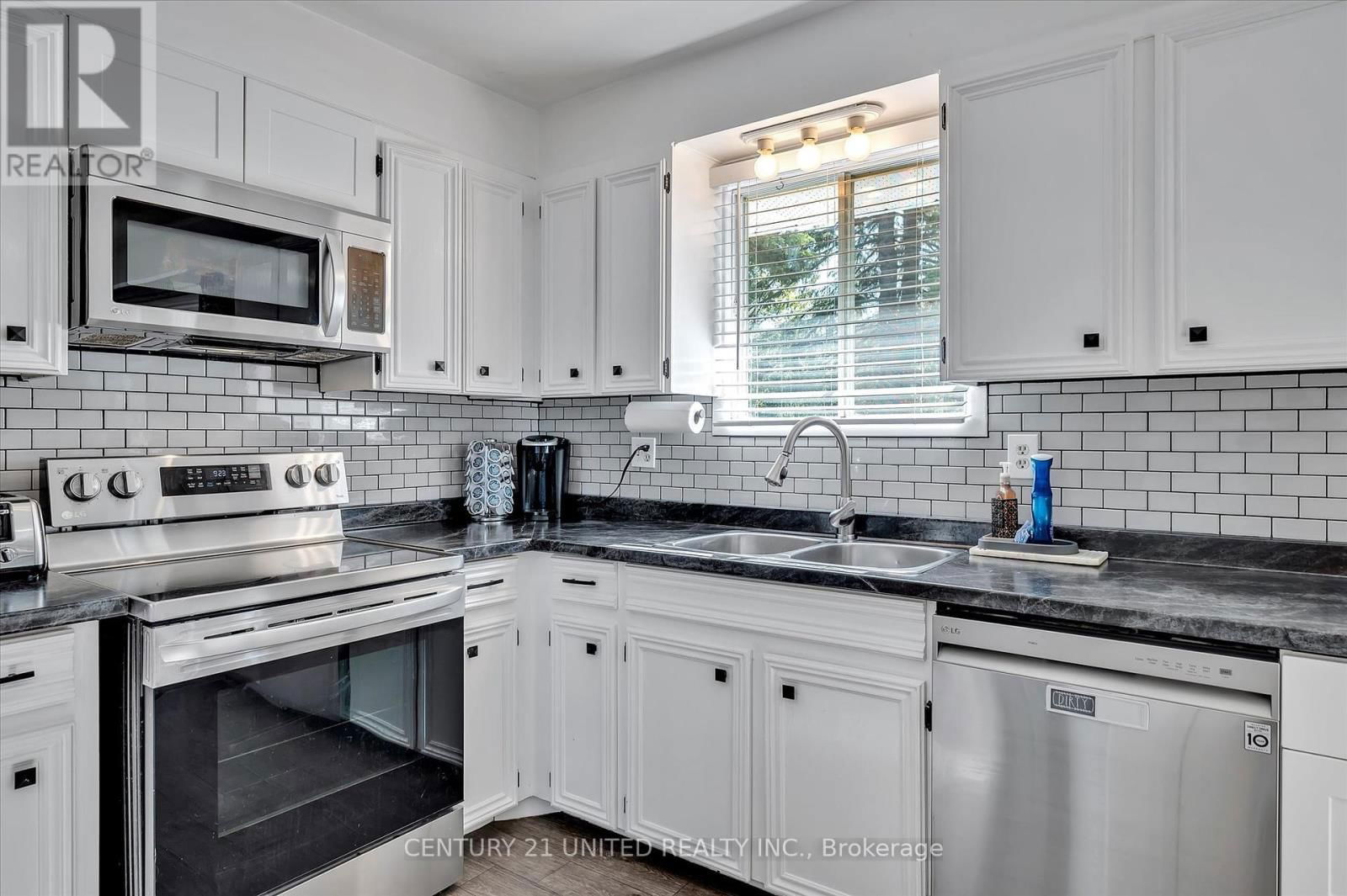 2032 WALKER AVENUE Image 7