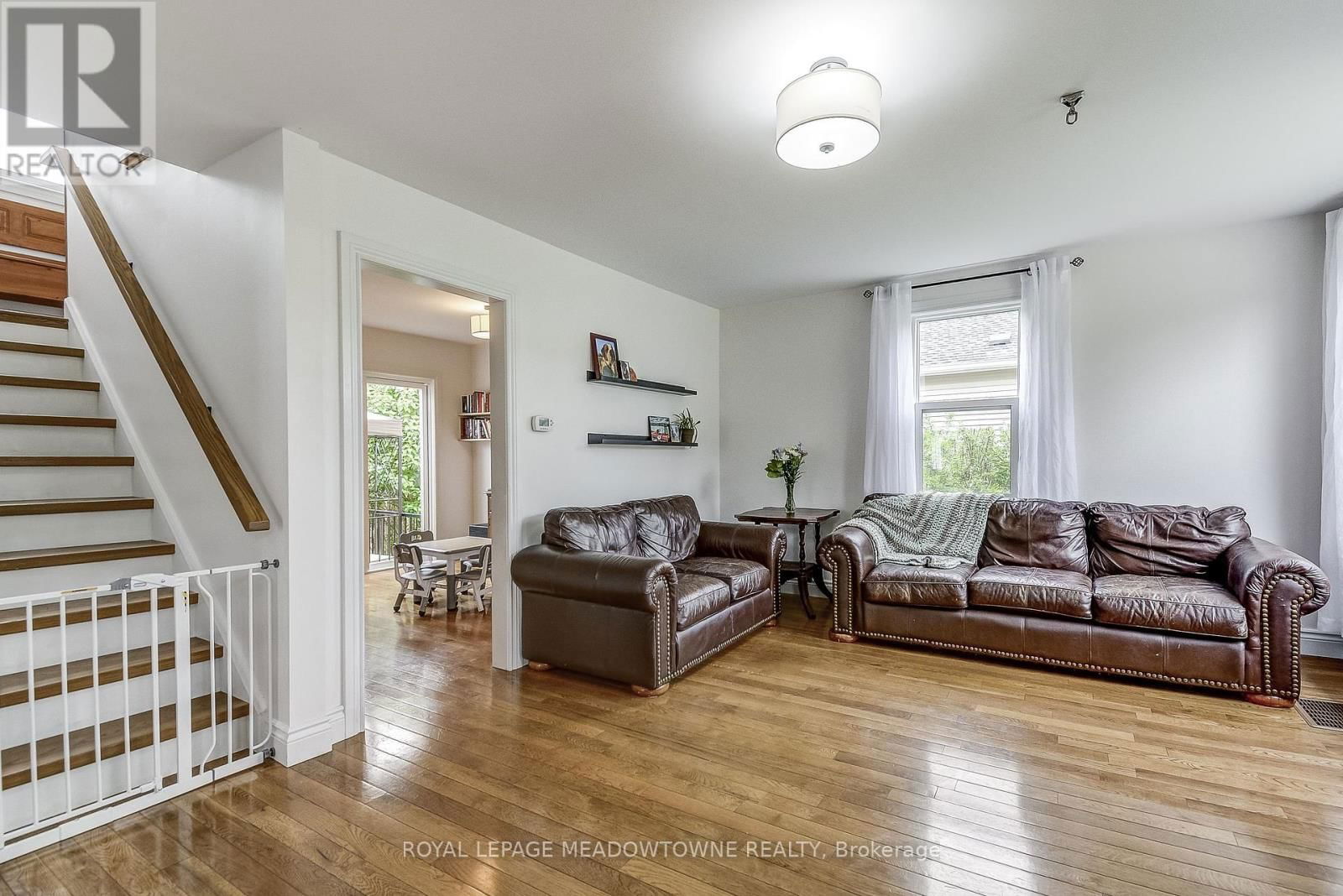 595 WOODSIDE STREET Image 12