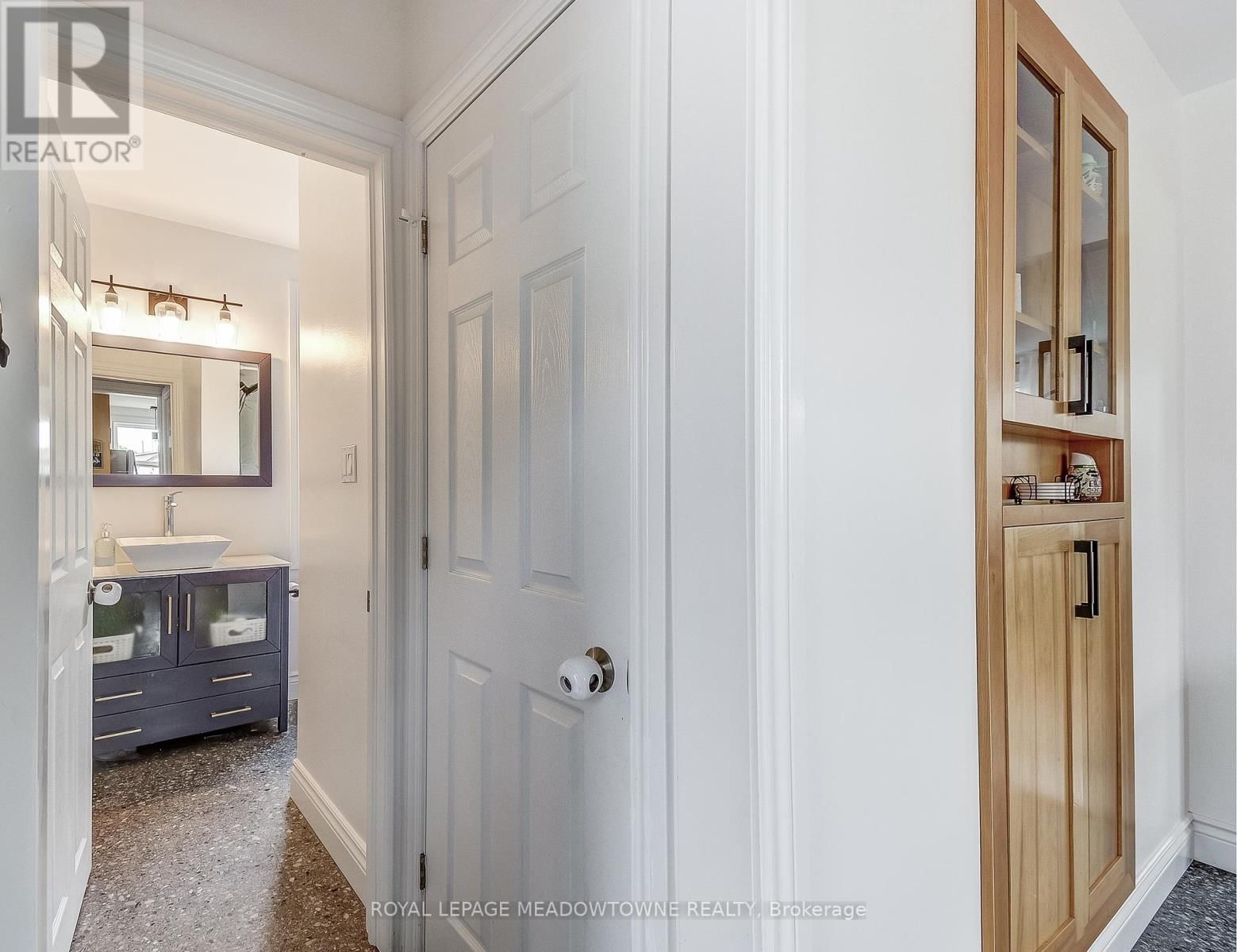595 WOODSIDE STREET Image 16