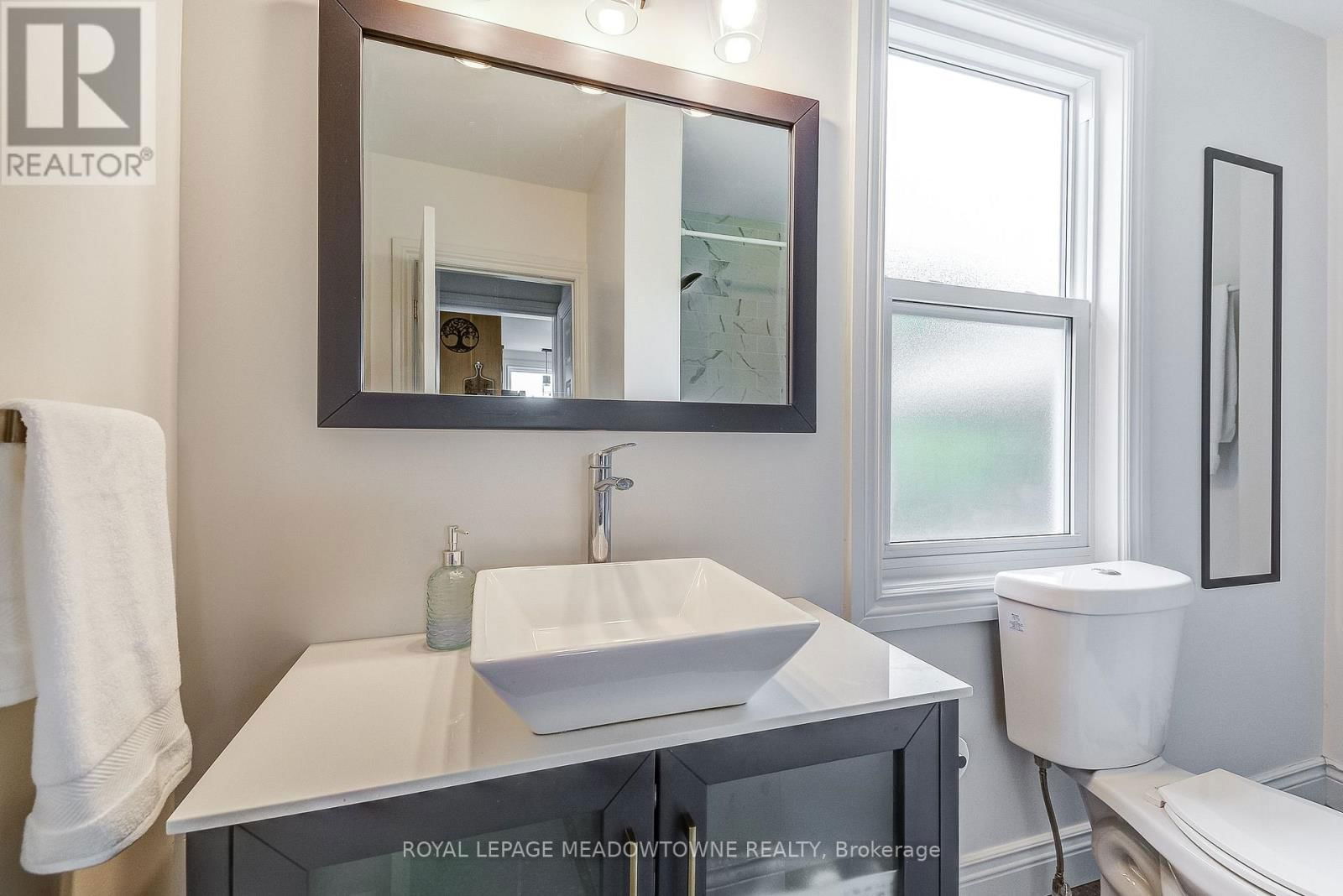 595 WOODSIDE STREET Image 17