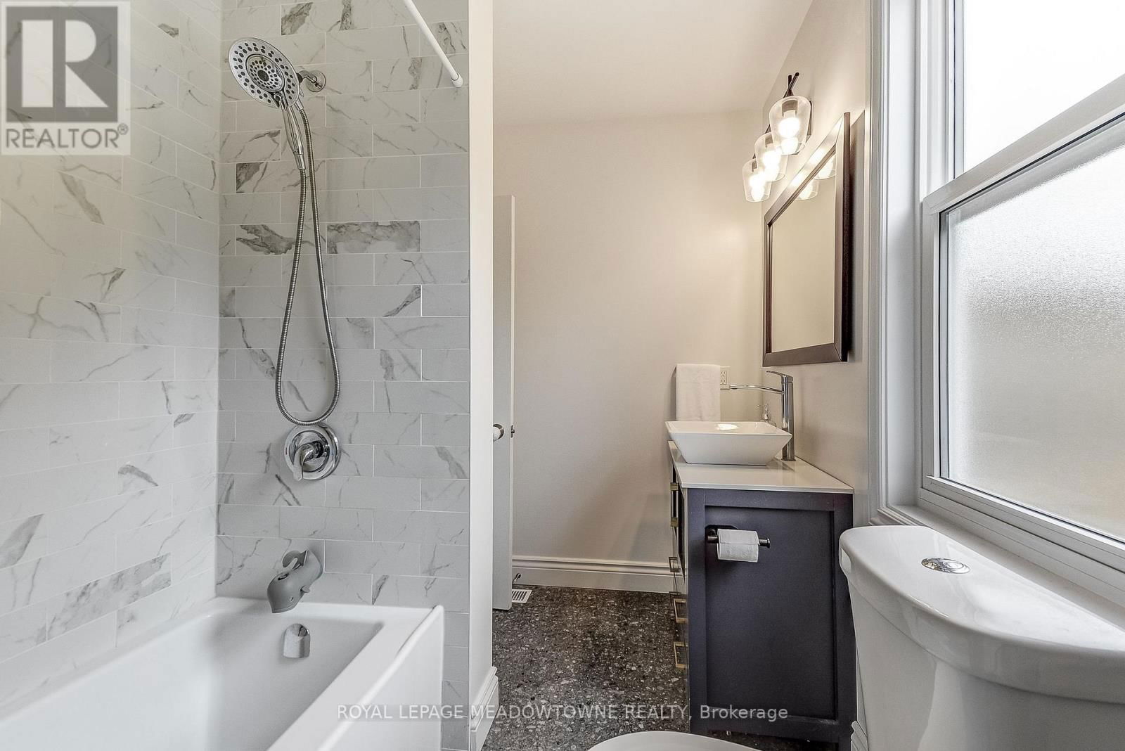 595 WOODSIDE STREET Image 18