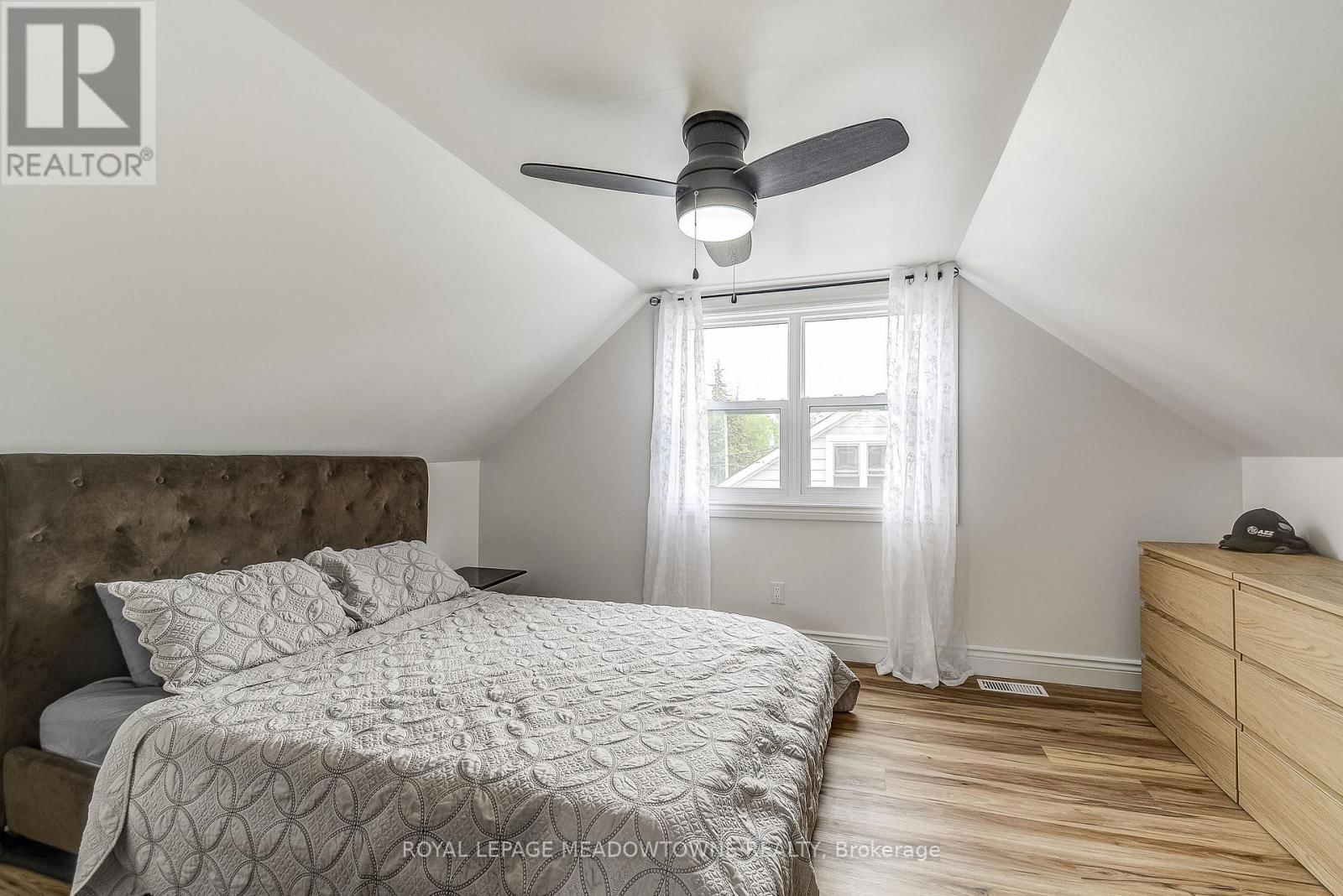 595 WOODSIDE STREET Image 22