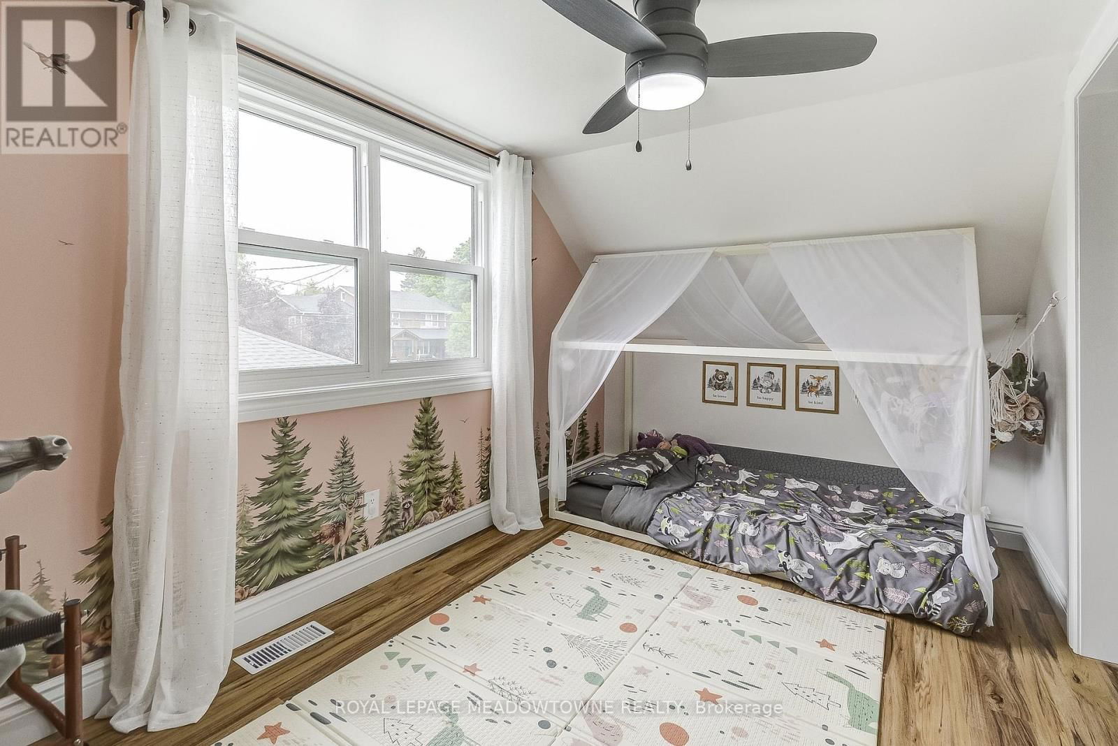 595 WOODSIDE STREET Image 24