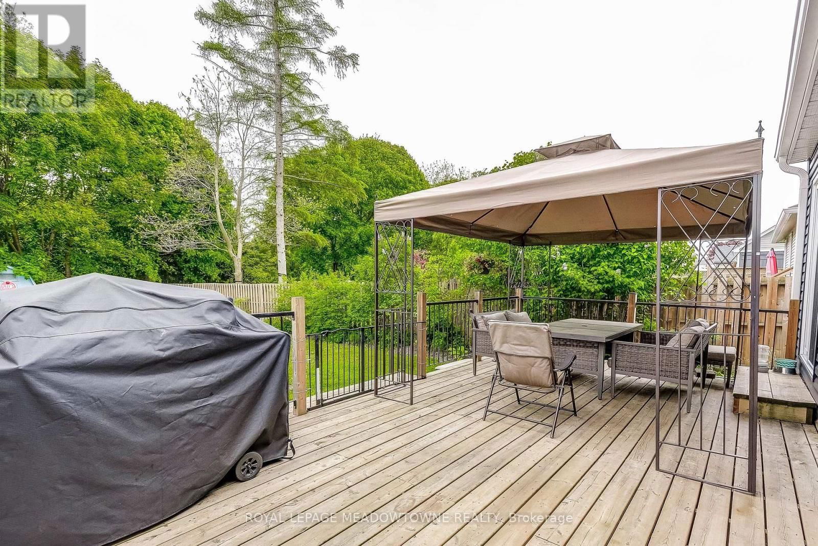 595 WOODSIDE STREET Image 30