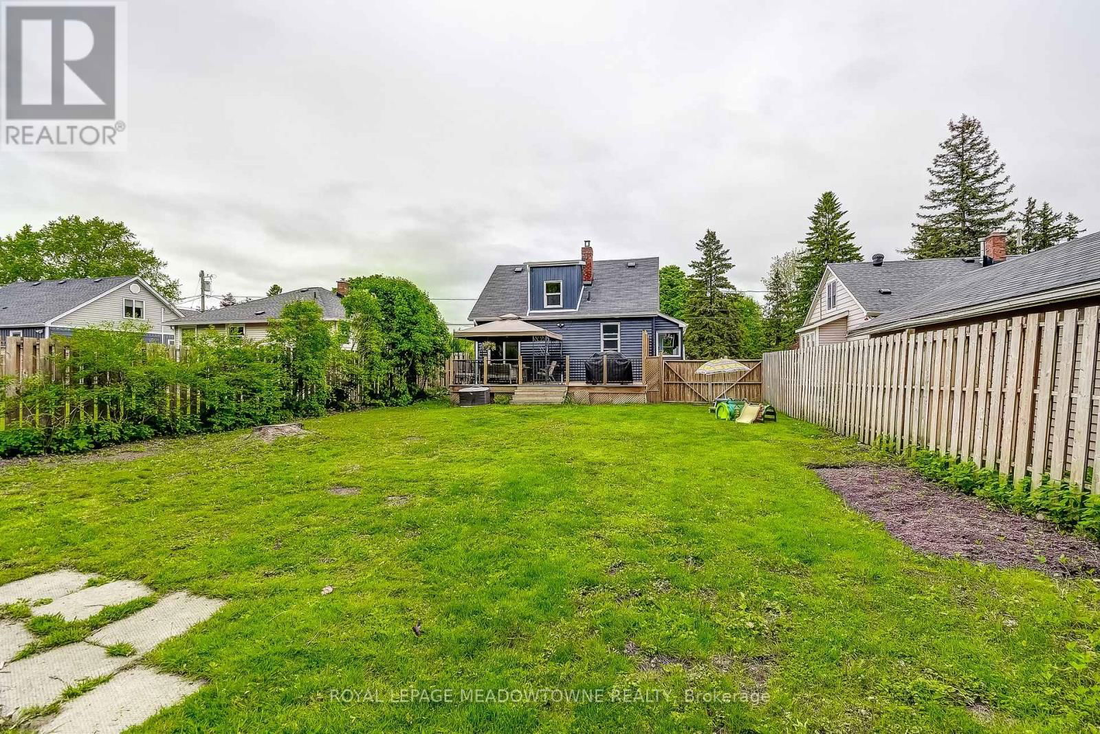 595 WOODSIDE STREET Image 36