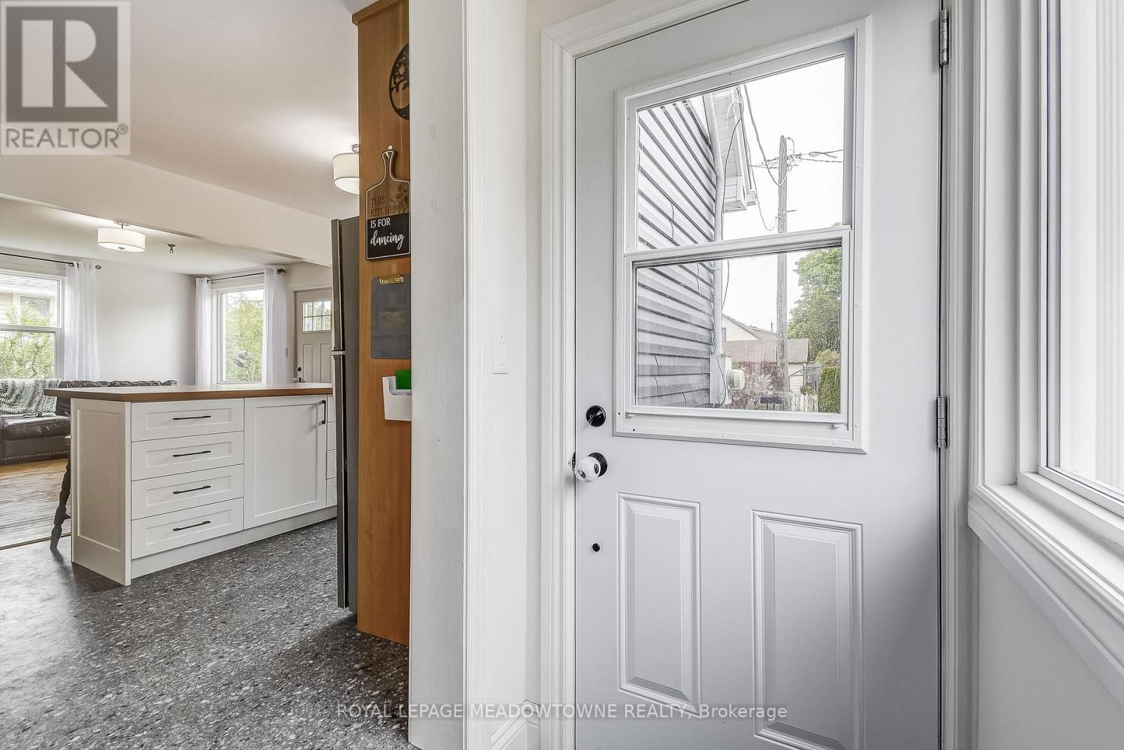 595 WOODSIDE STREET Image 4