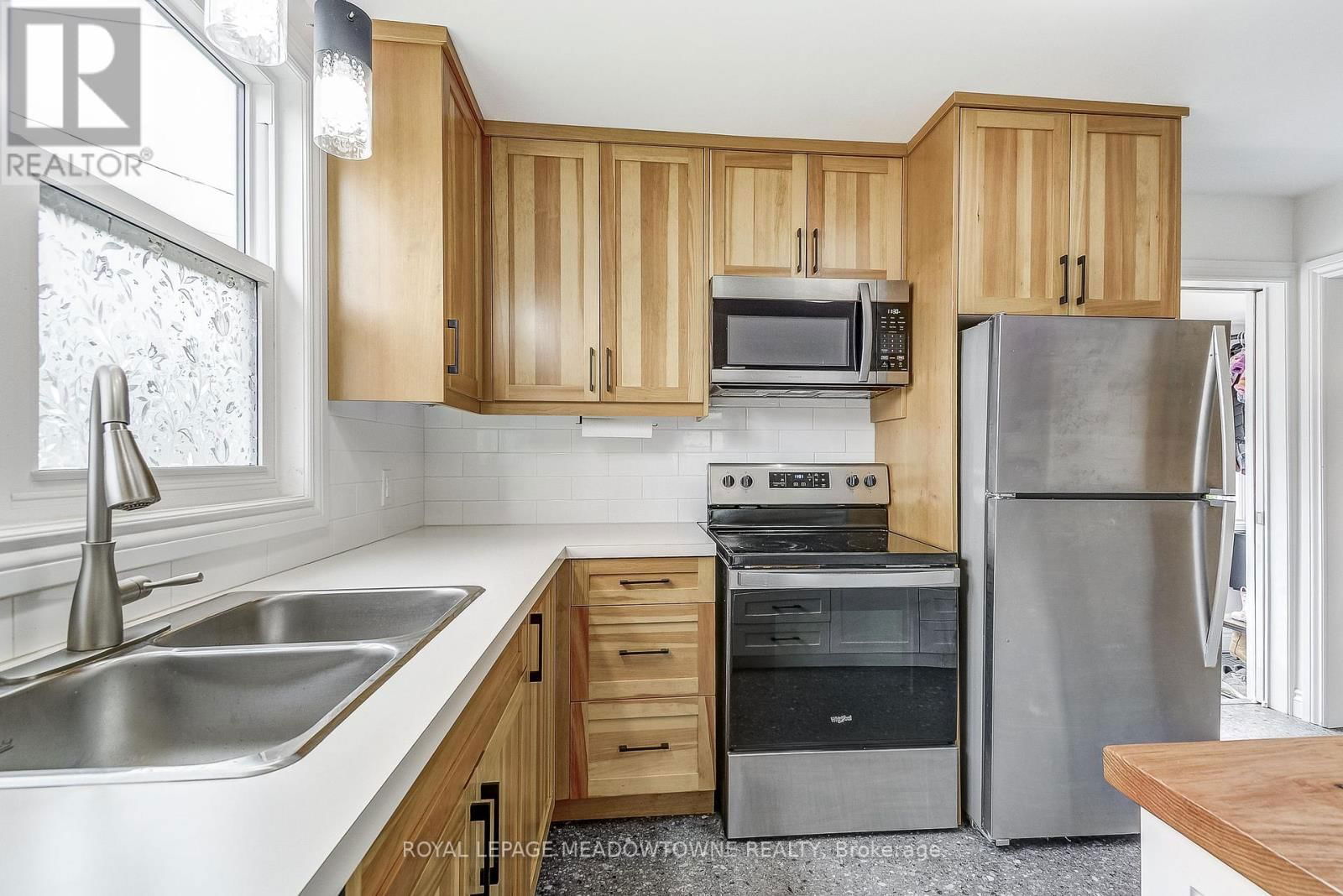 595 WOODSIDE STREET Image 7