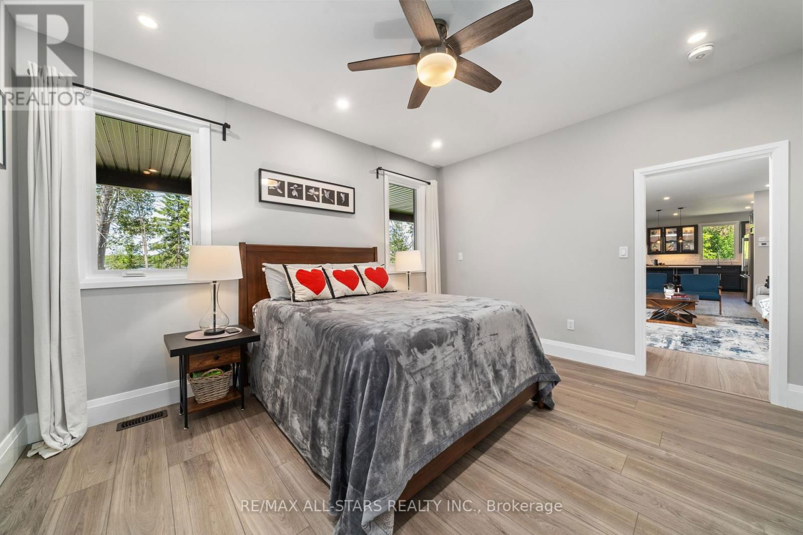 15 BERRY LANE Image 22
