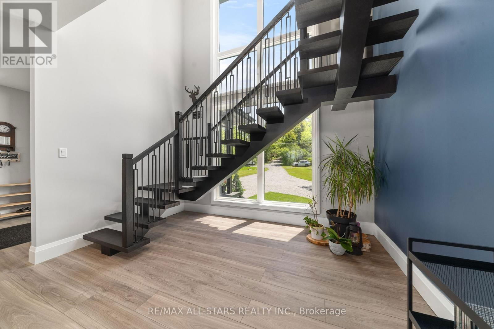 15 BERRY LANE Image 25
