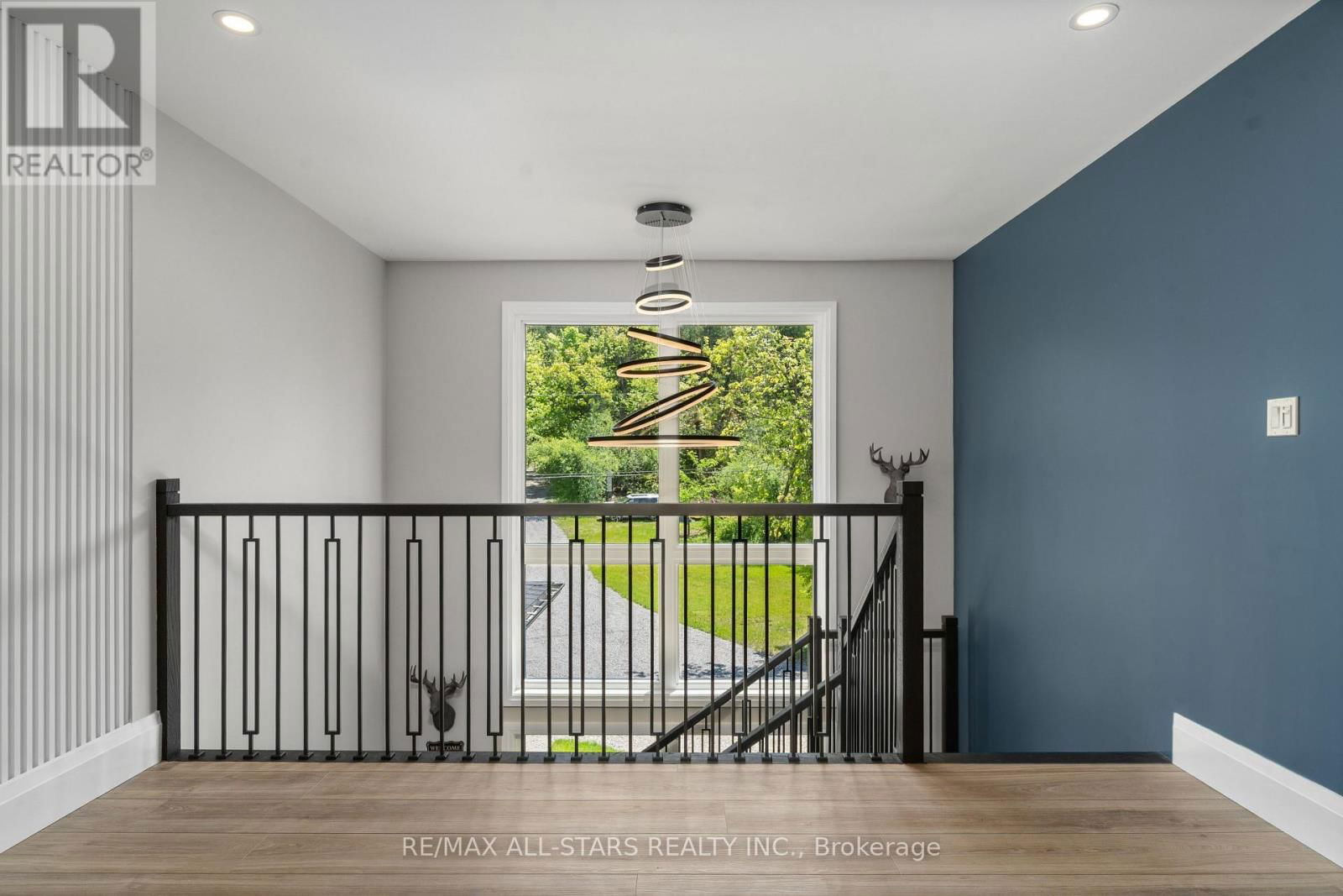 15 BERRY LANE Image 26