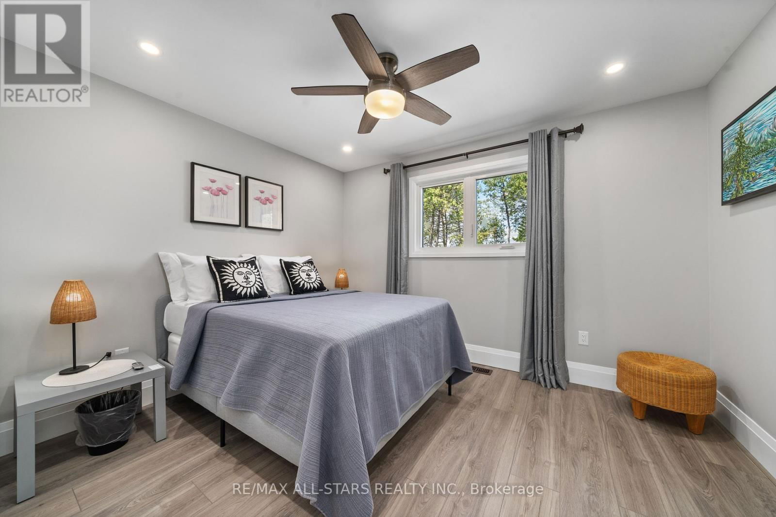 15 BERRY LANE Image 33