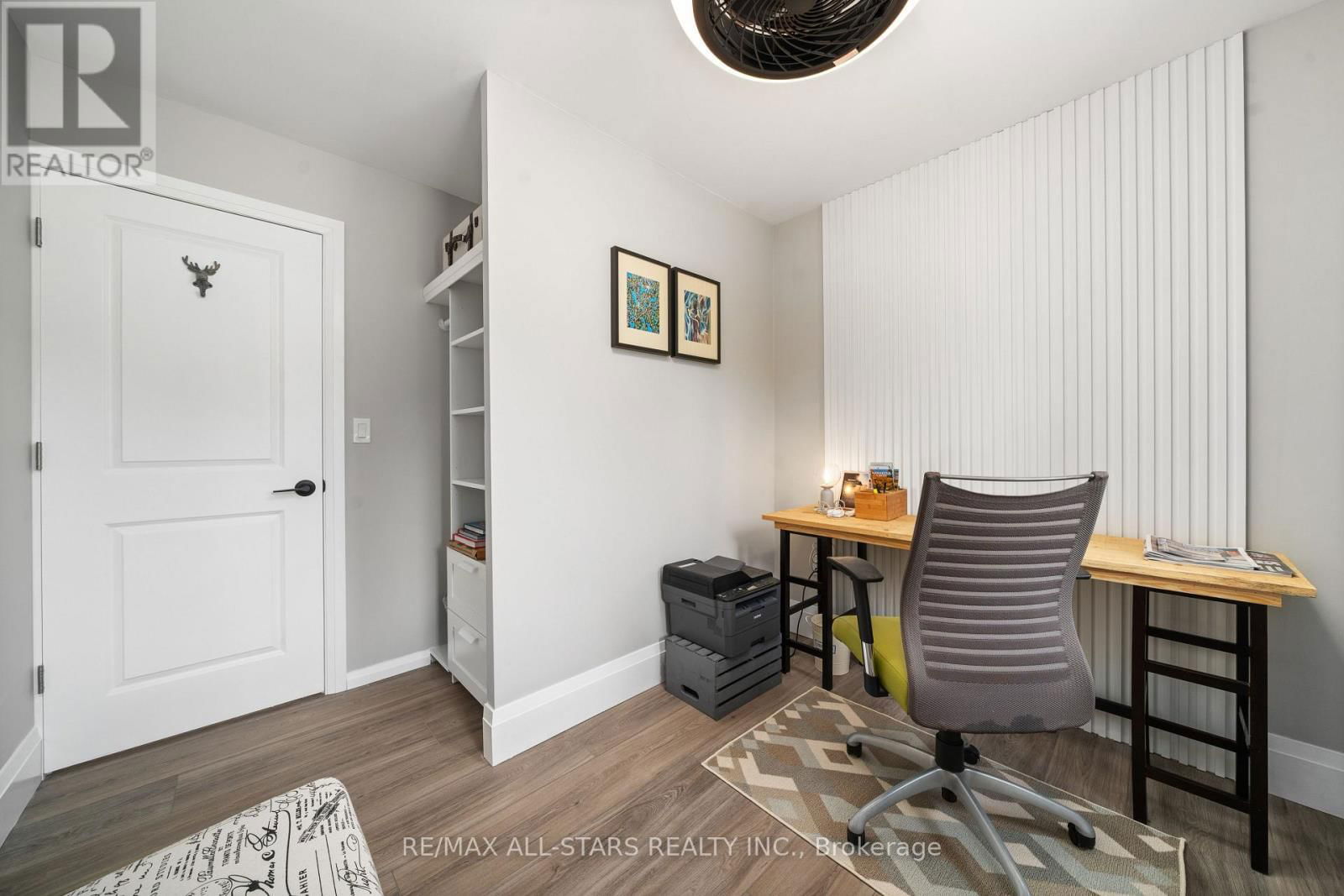 15 BERRY LANE Image 34