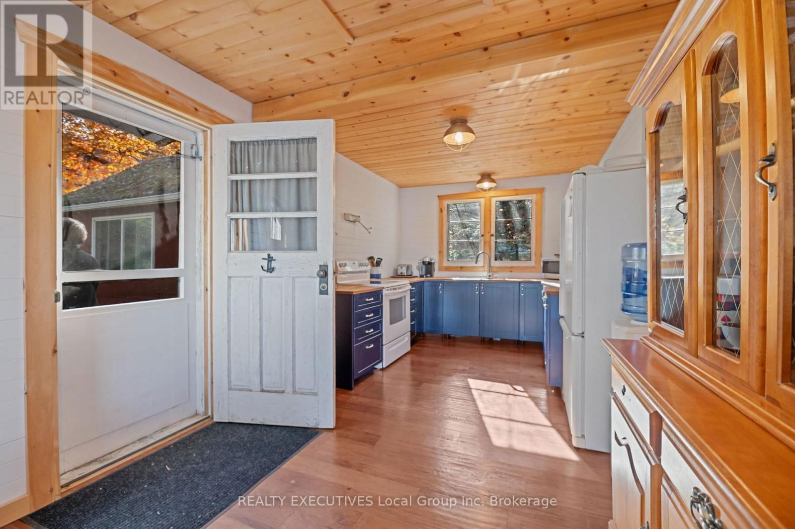 137B PEBBLE BEACH DRIVE Image 11