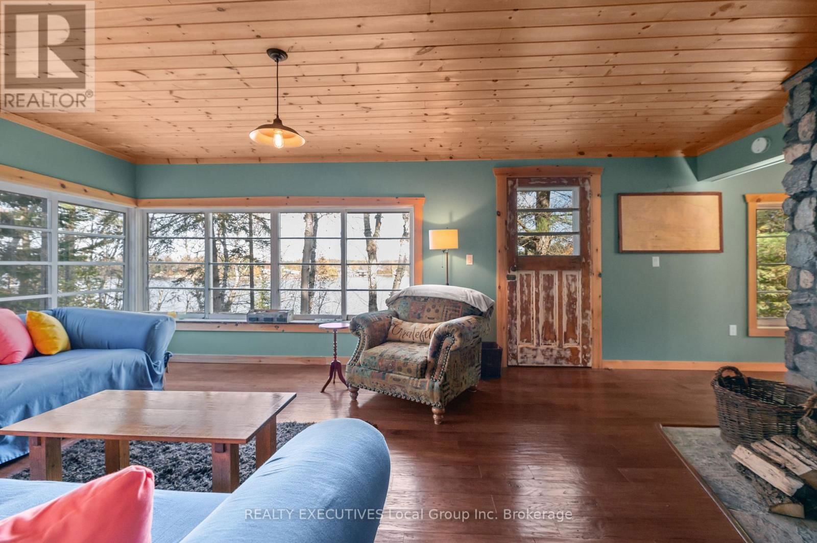 137B PEBBLE BEACH DRIVE Image 25