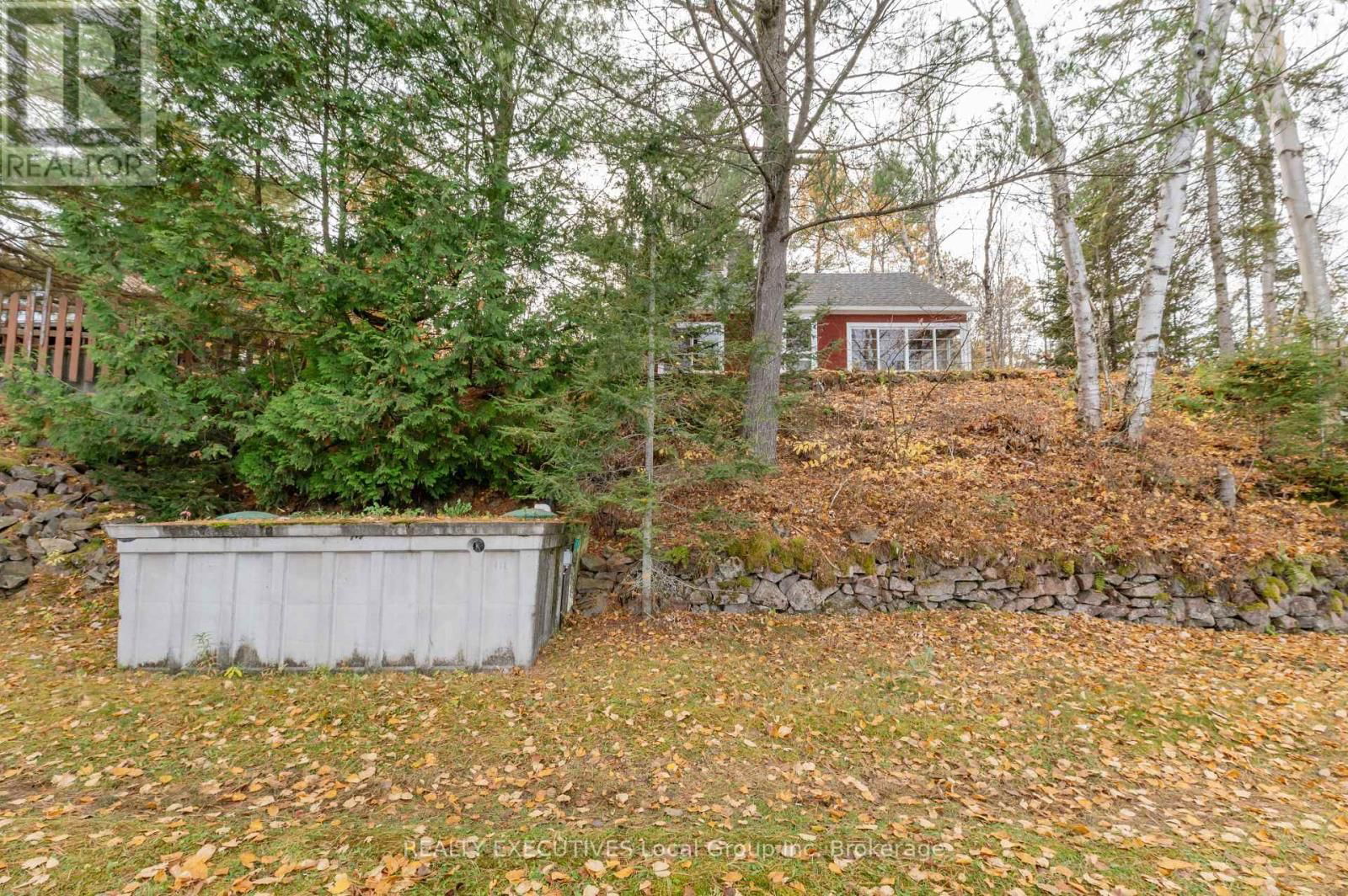 137B PEBBLE BEACH DRIVE Image 32