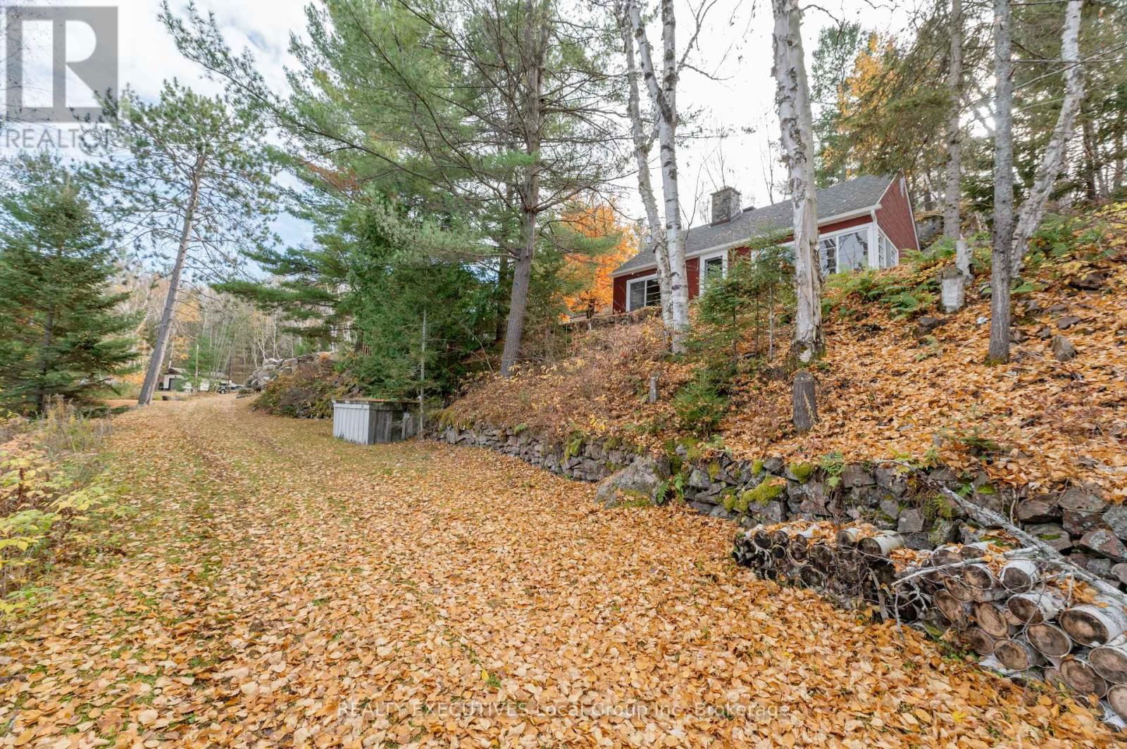 137B PEBBLE BEACH DRIVE Image 33