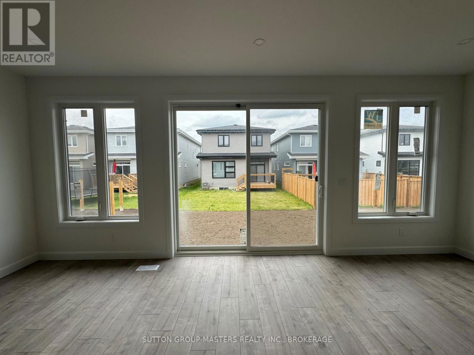 212 SUPERIOR DRIVE Image 10