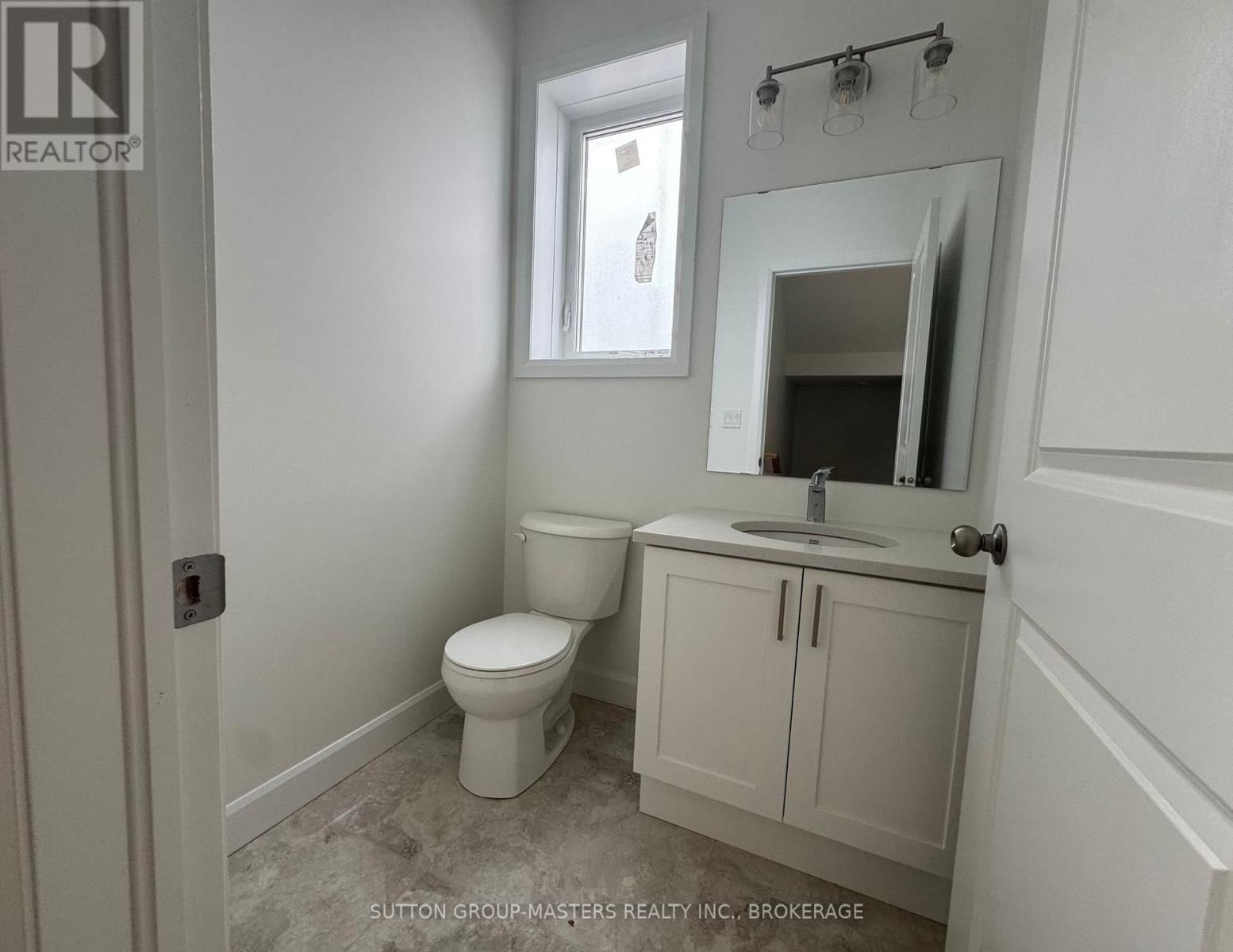 212 SUPERIOR DRIVE Image 13