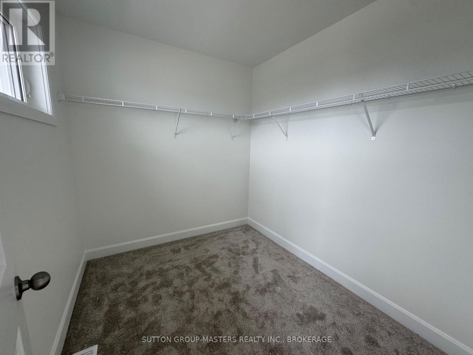 212 SUPERIOR DRIVE Image 25