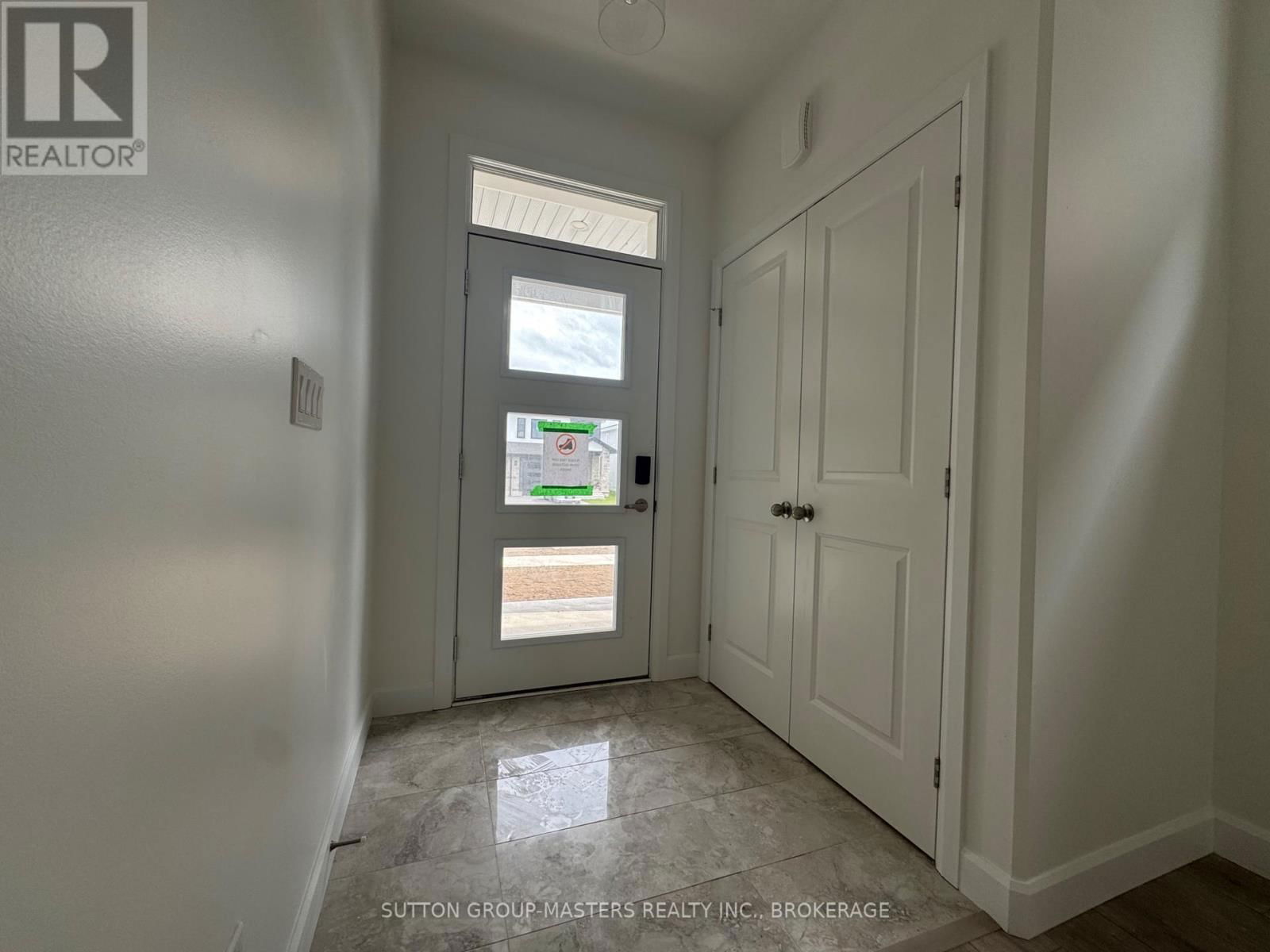 212 SUPERIOR DRIVE Image 3