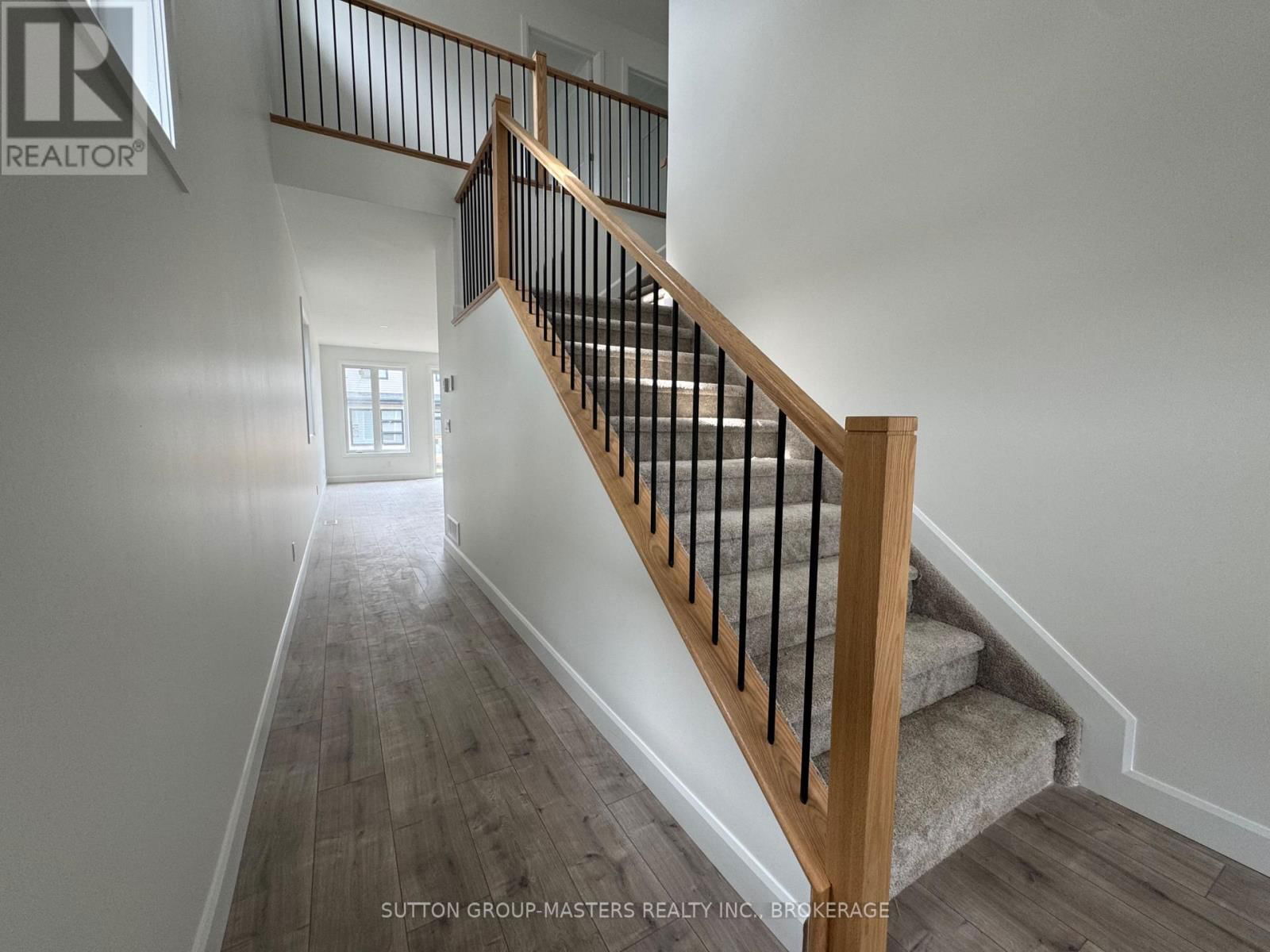 212 SUPERIOR DRIVE Image 4