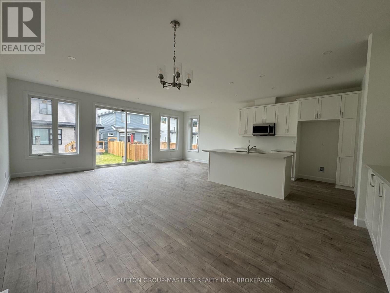 212 SUPERIOR DRIVE Image 5