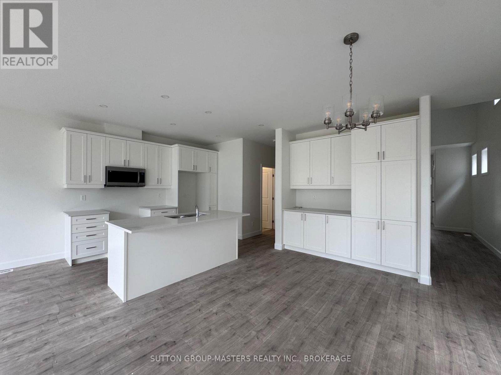 212 SUPERIOR DRIVE Image 8