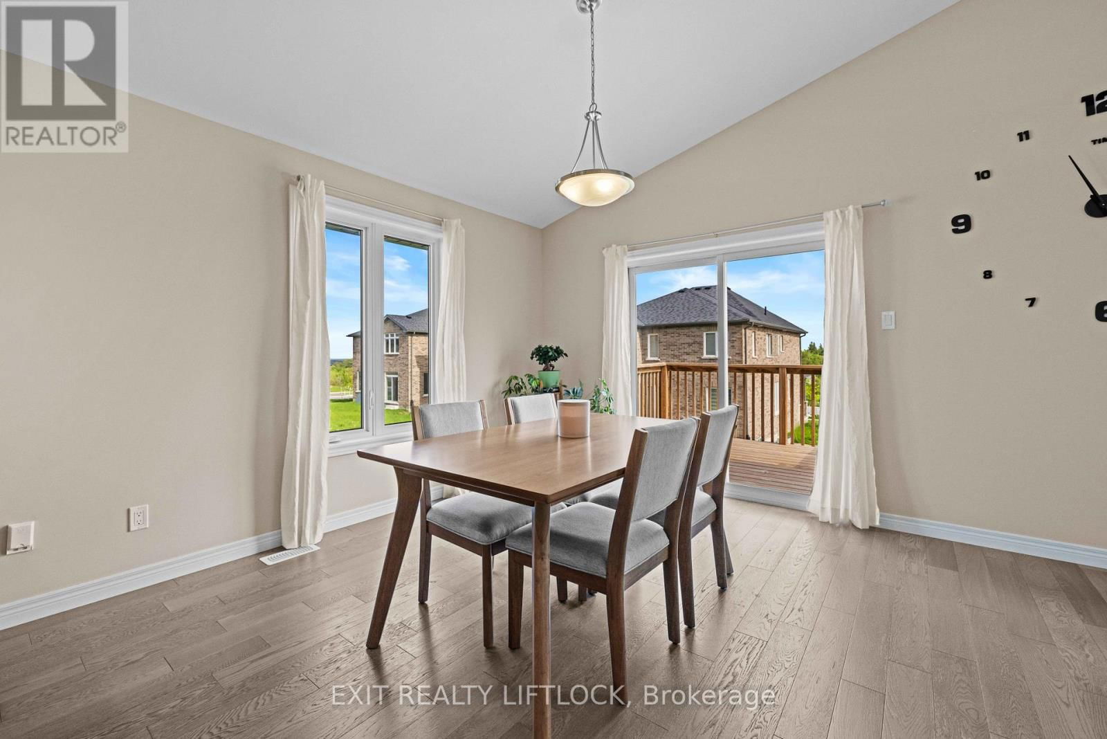 100 YORK DRIVE Image 12