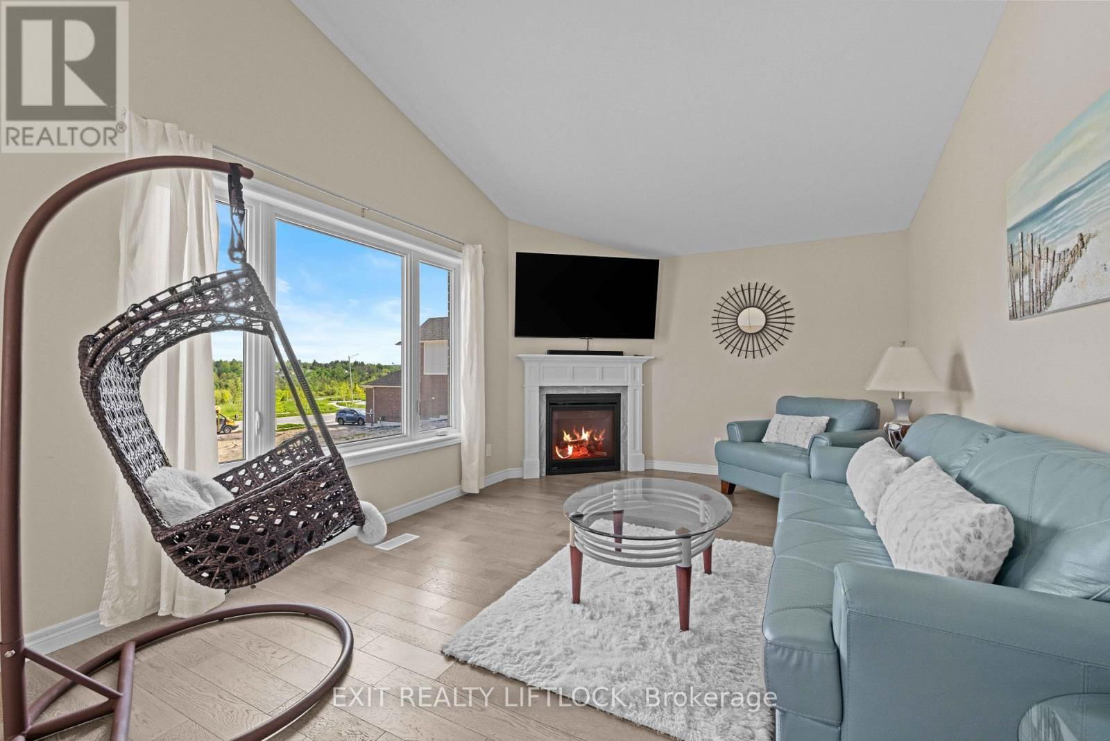 100 YORK DRIVE Image 16