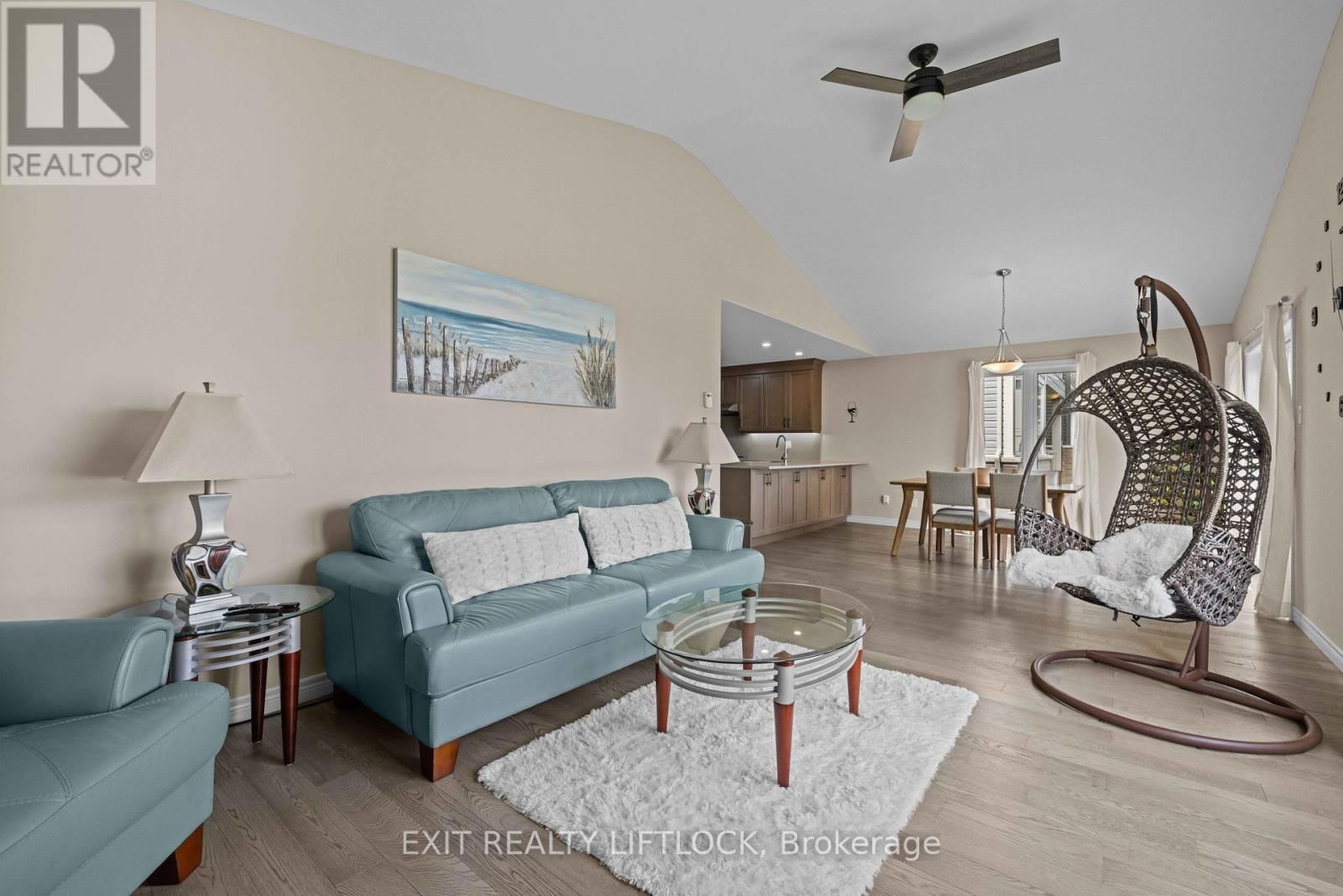 100 YORK DRIVE Image 17
