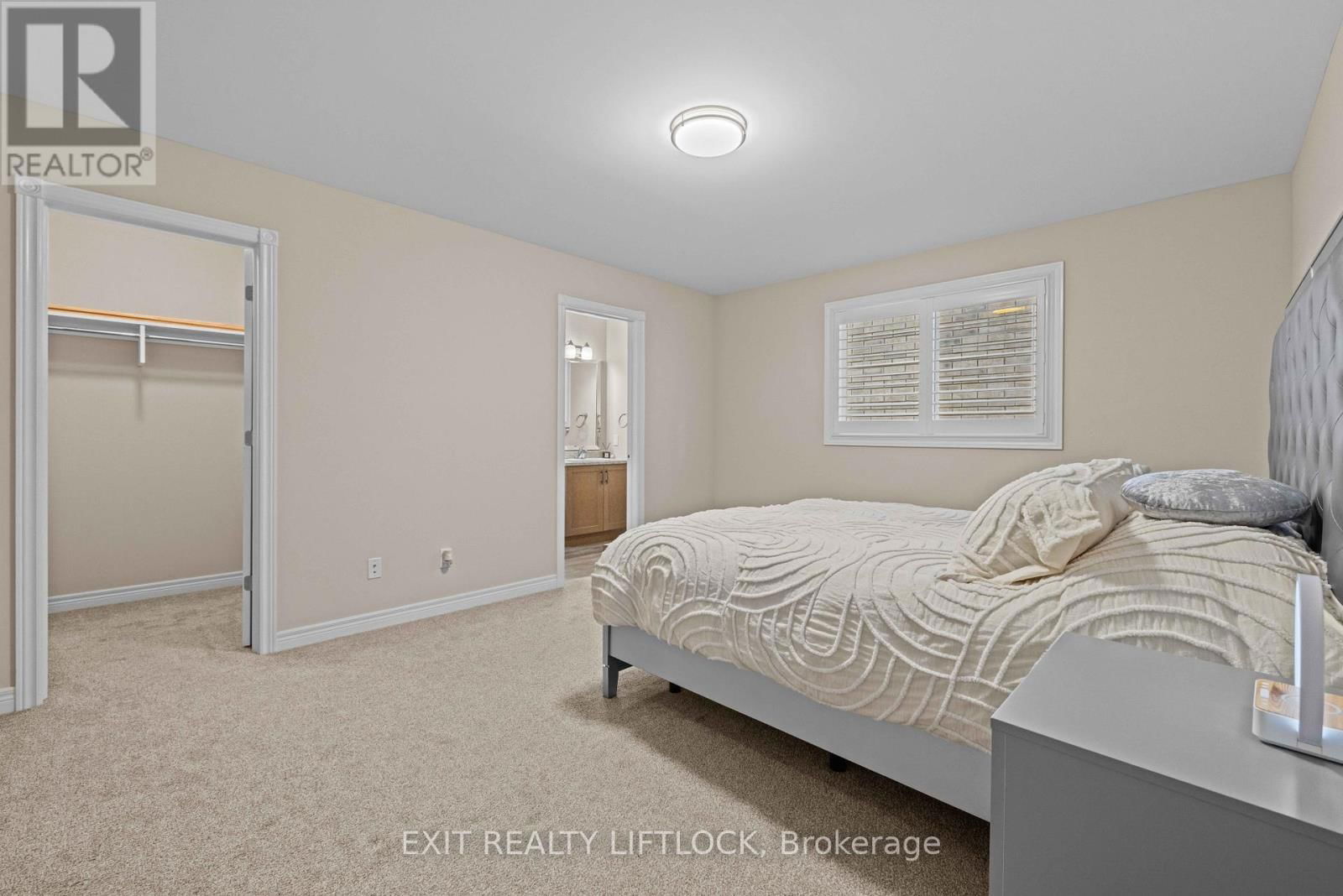 100 YORK DRIVE Image 20
