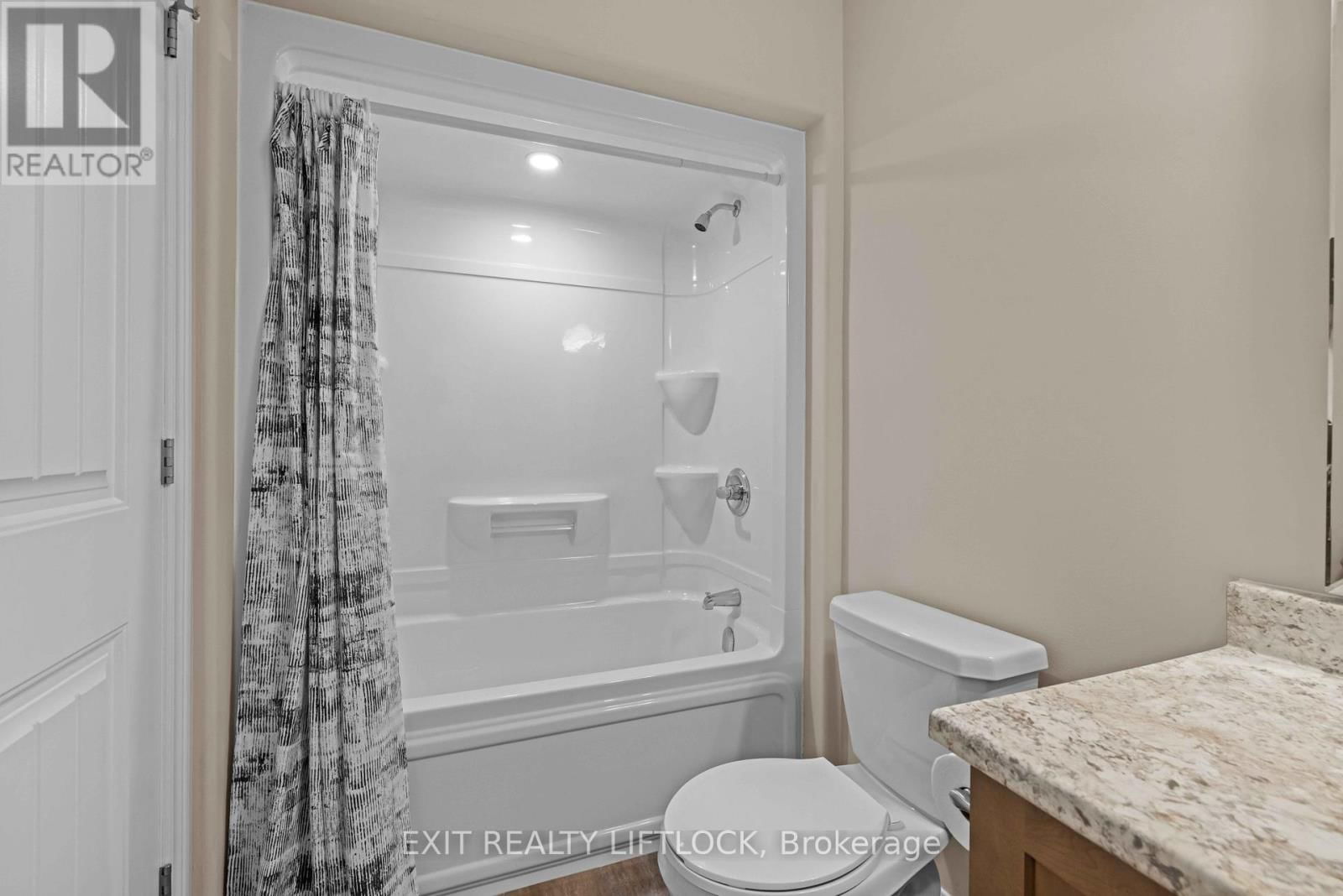 100 YORK DRIVE Image 23