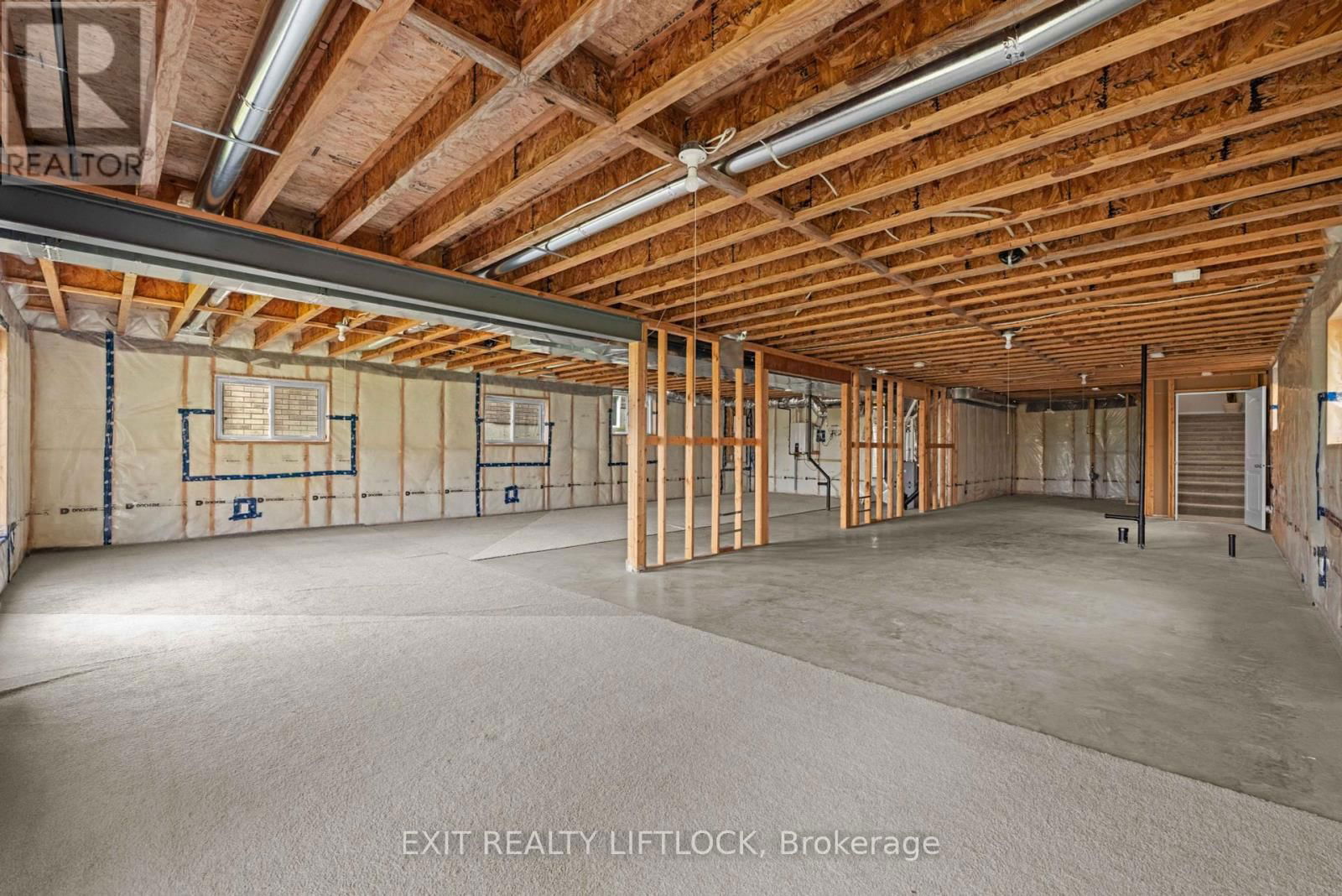 100 YORK DRIVE Image 30
