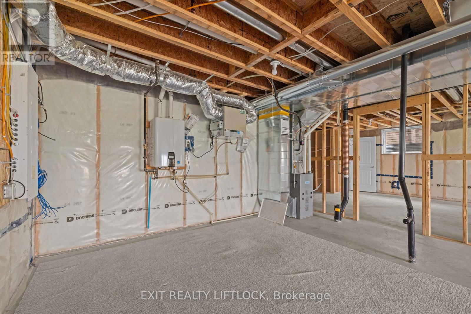 100 YORK DRIVE Image 32